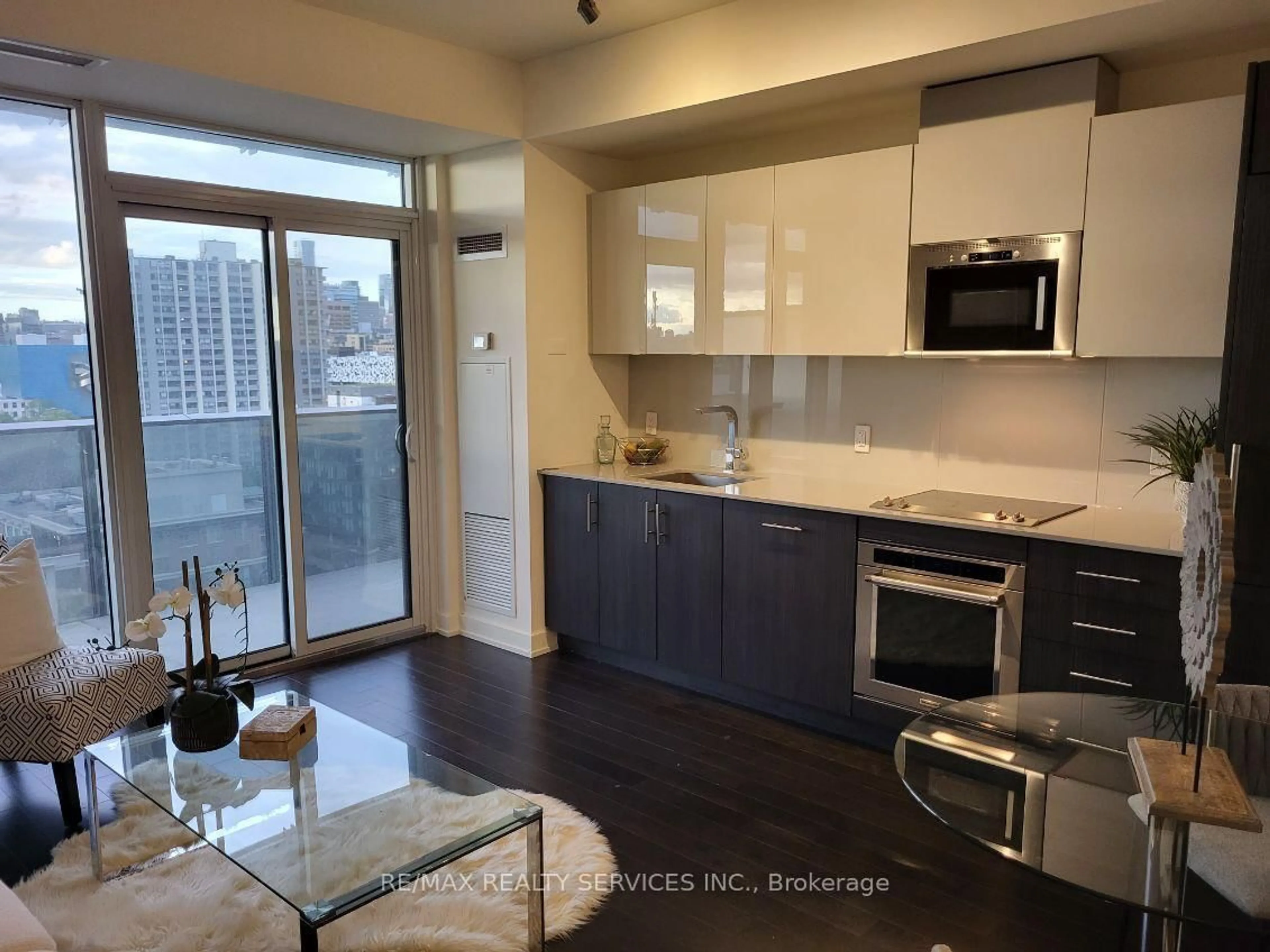 Open concept kitchen, unknown for 330 Richmond St #1808, Toronto Ontario M5V 0M4