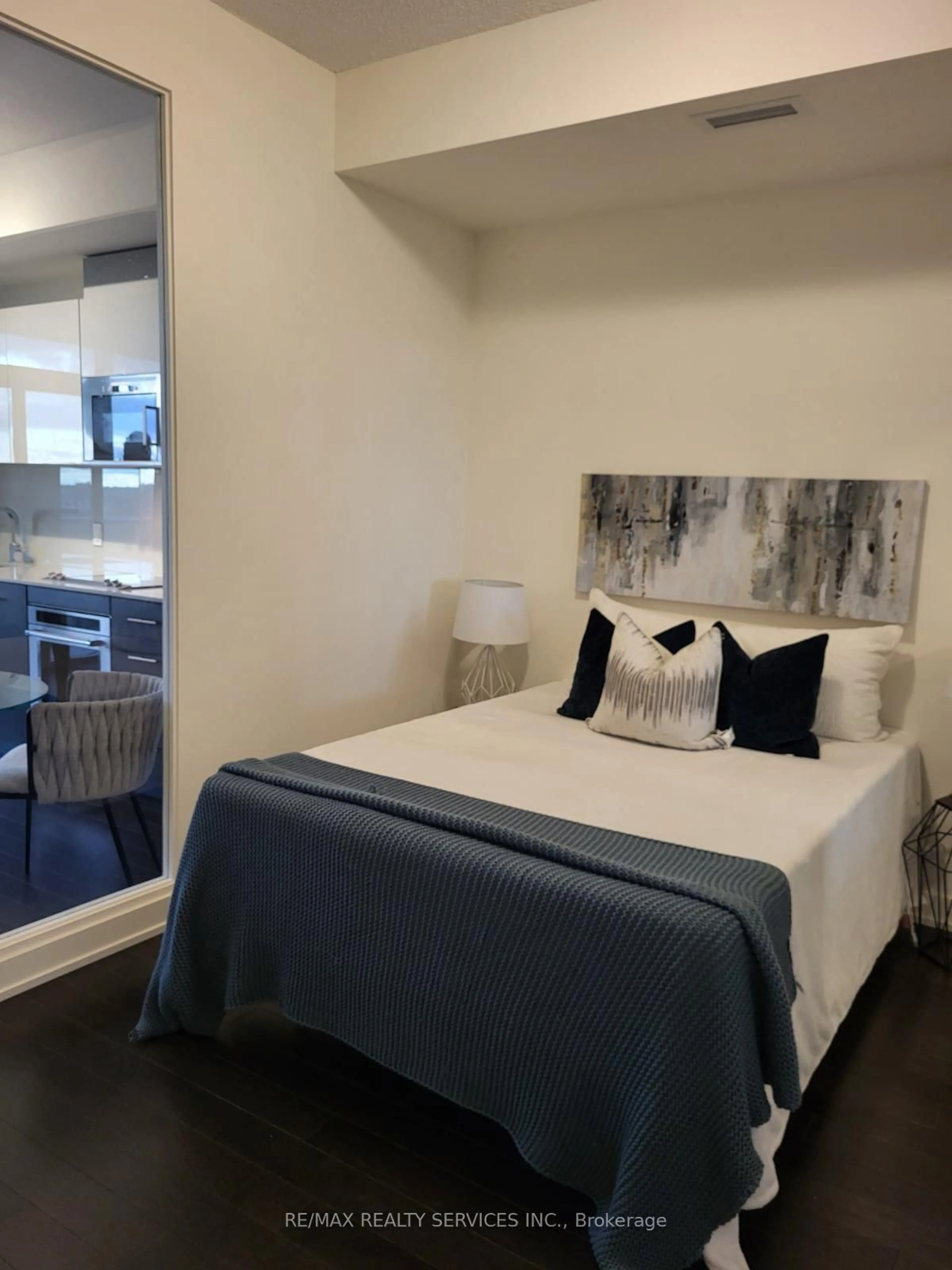 Bedroom with bed, unknown for 330 Richmond St #1808, Toronto Ontario M5V 0M4