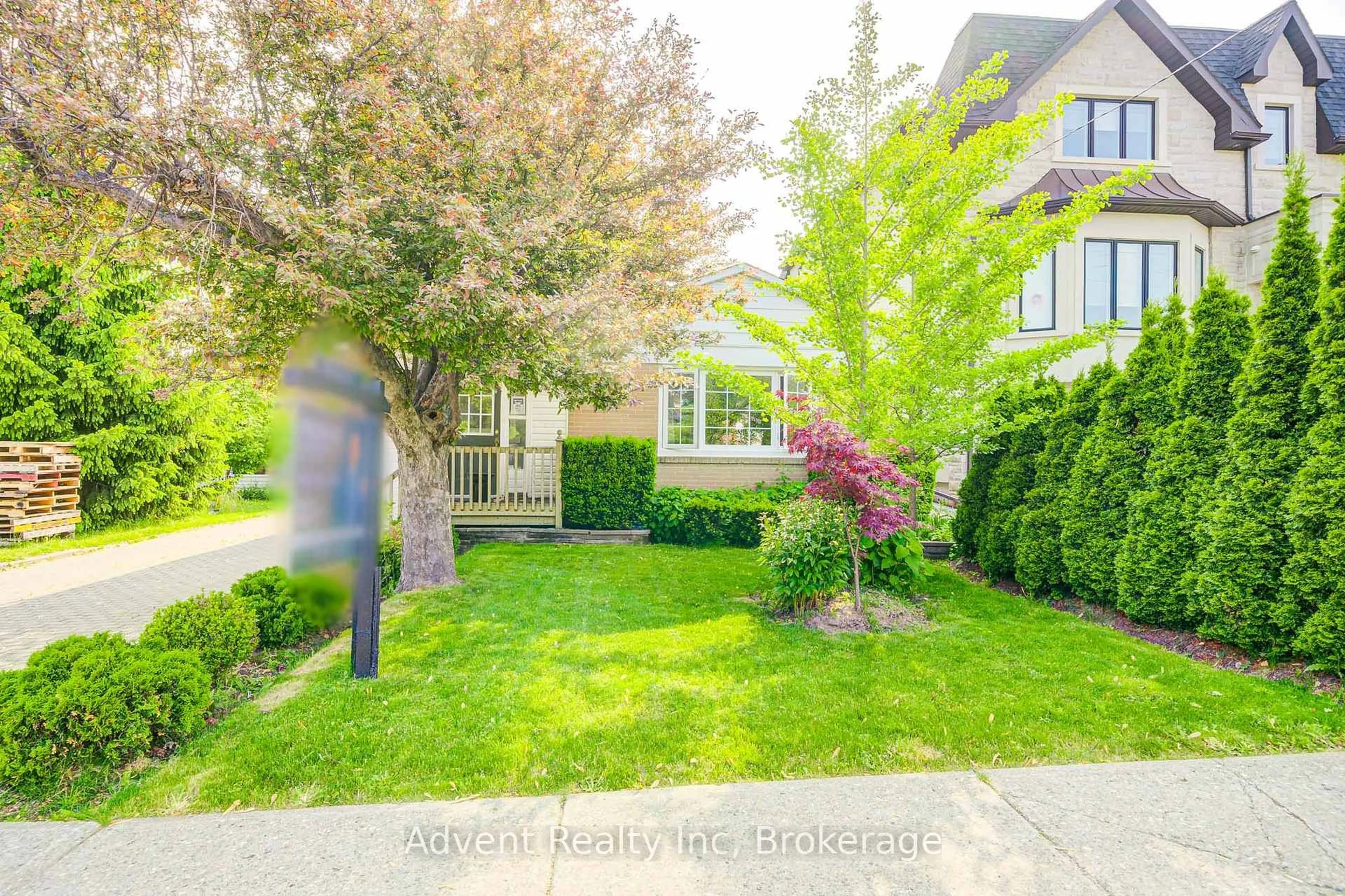 Unknown for 223 Willowdale Ave, Toronto Ontario M2N 4Z4