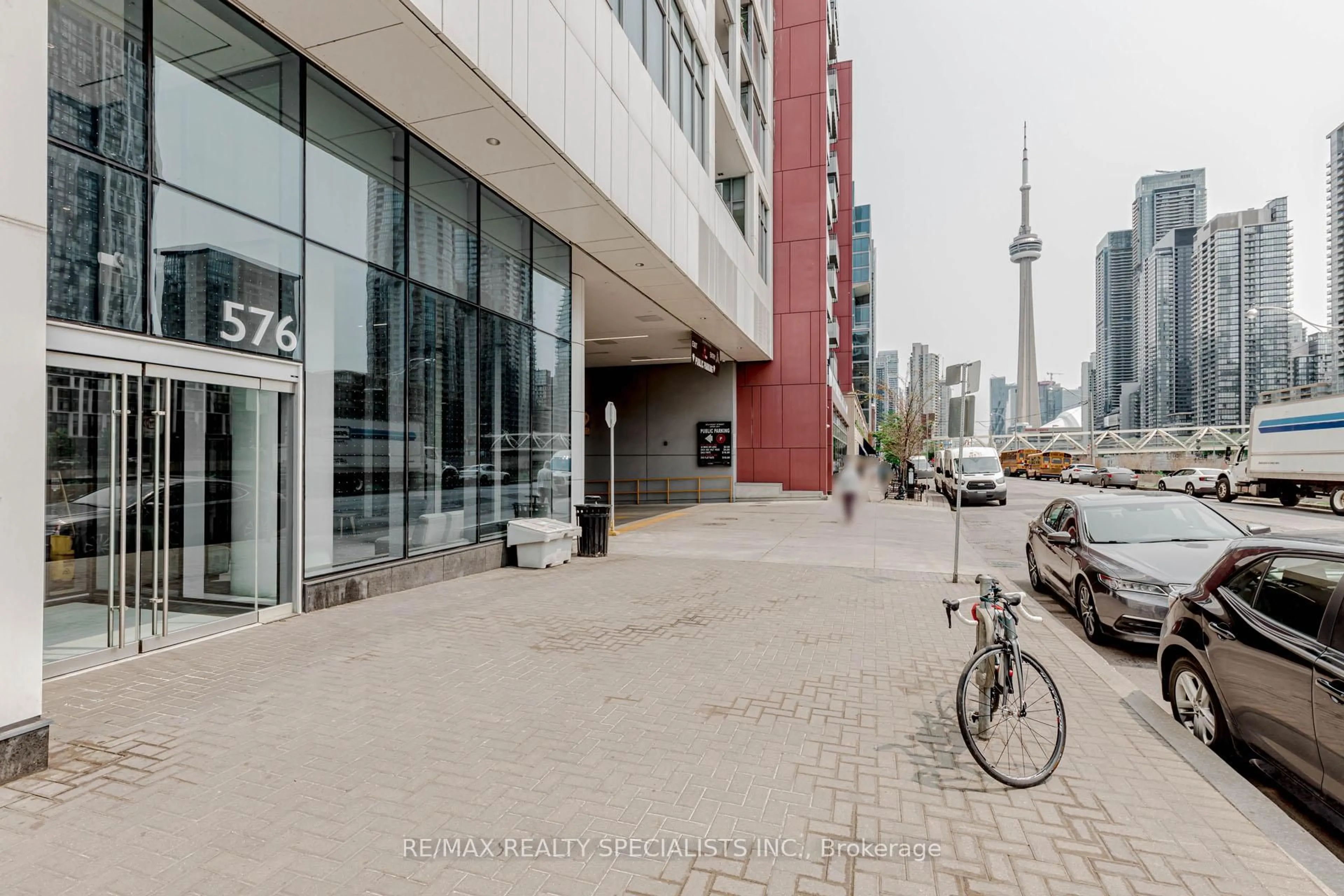 Unknown for 576 FRONT St #1705, Toronto Ontario M5V 1C1