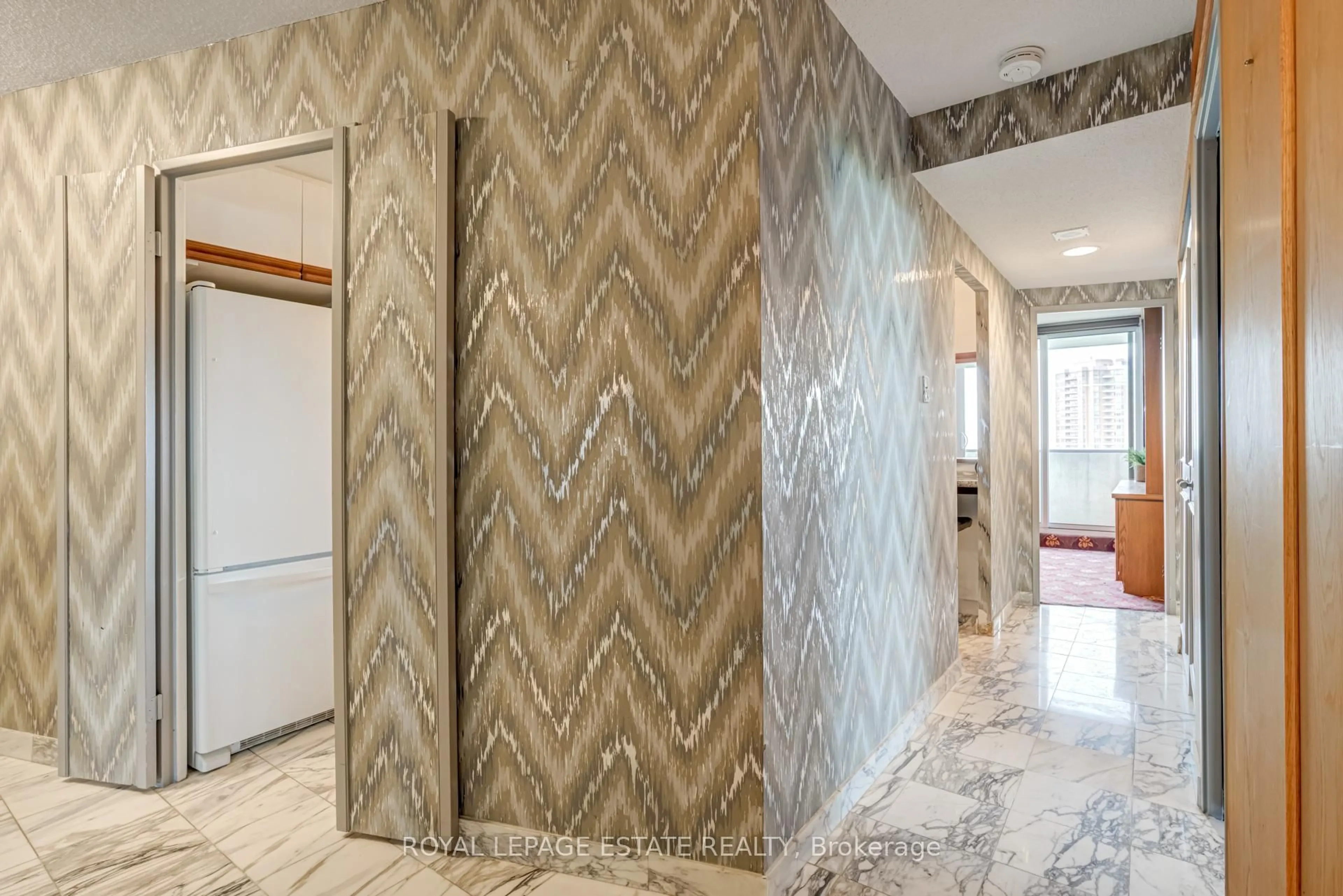 Indoor foyer for 3303 Don Mills Rd #1903, Toronto Ontario M2J 4T6
