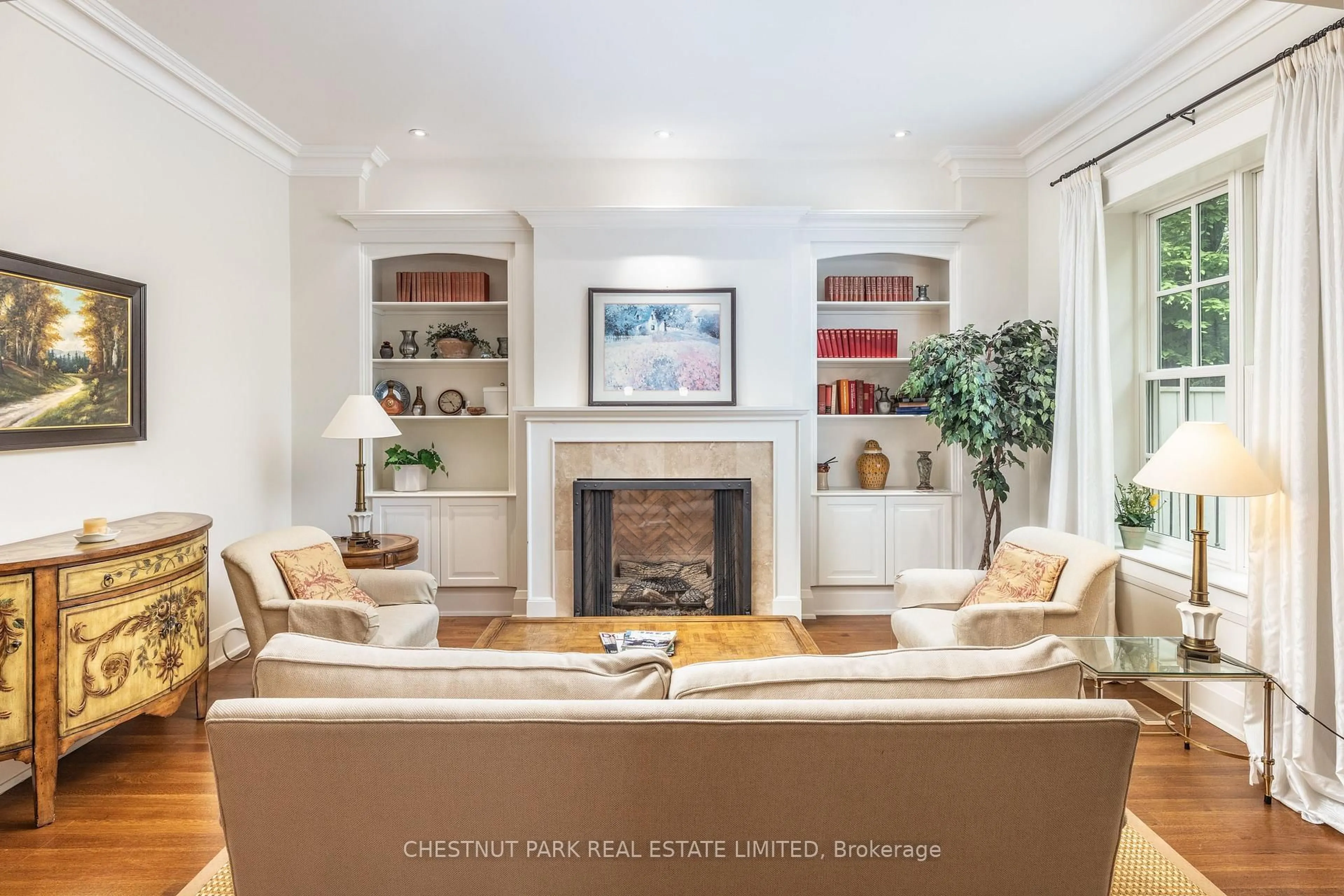 Living room with furniture, unknown for 340 Spring Garden Ave, Toronto Ontario M2N 3H5