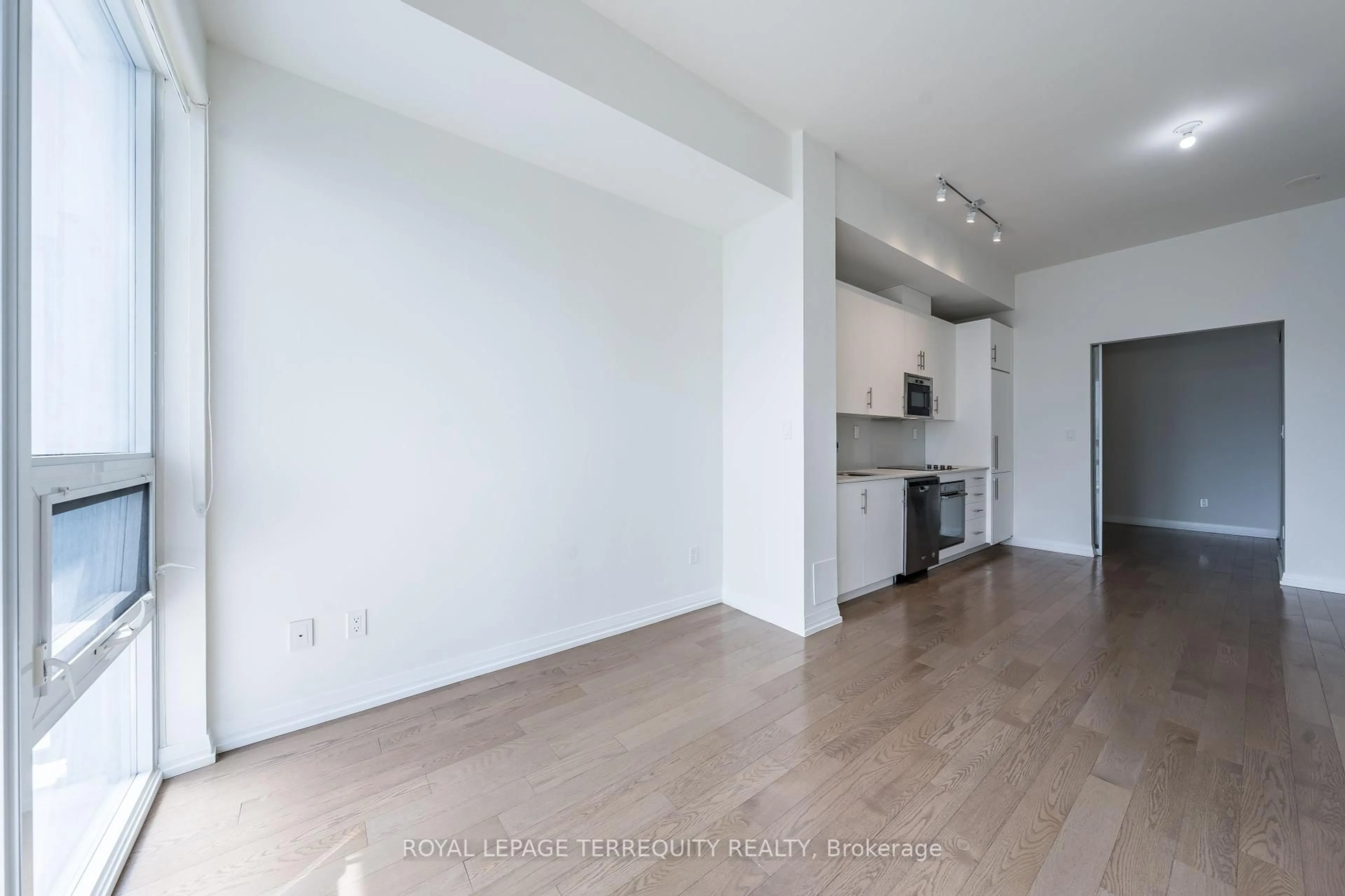 A pic of a room for 460 Adelaide St #1032, Toronto Ontario M5A 0E7
