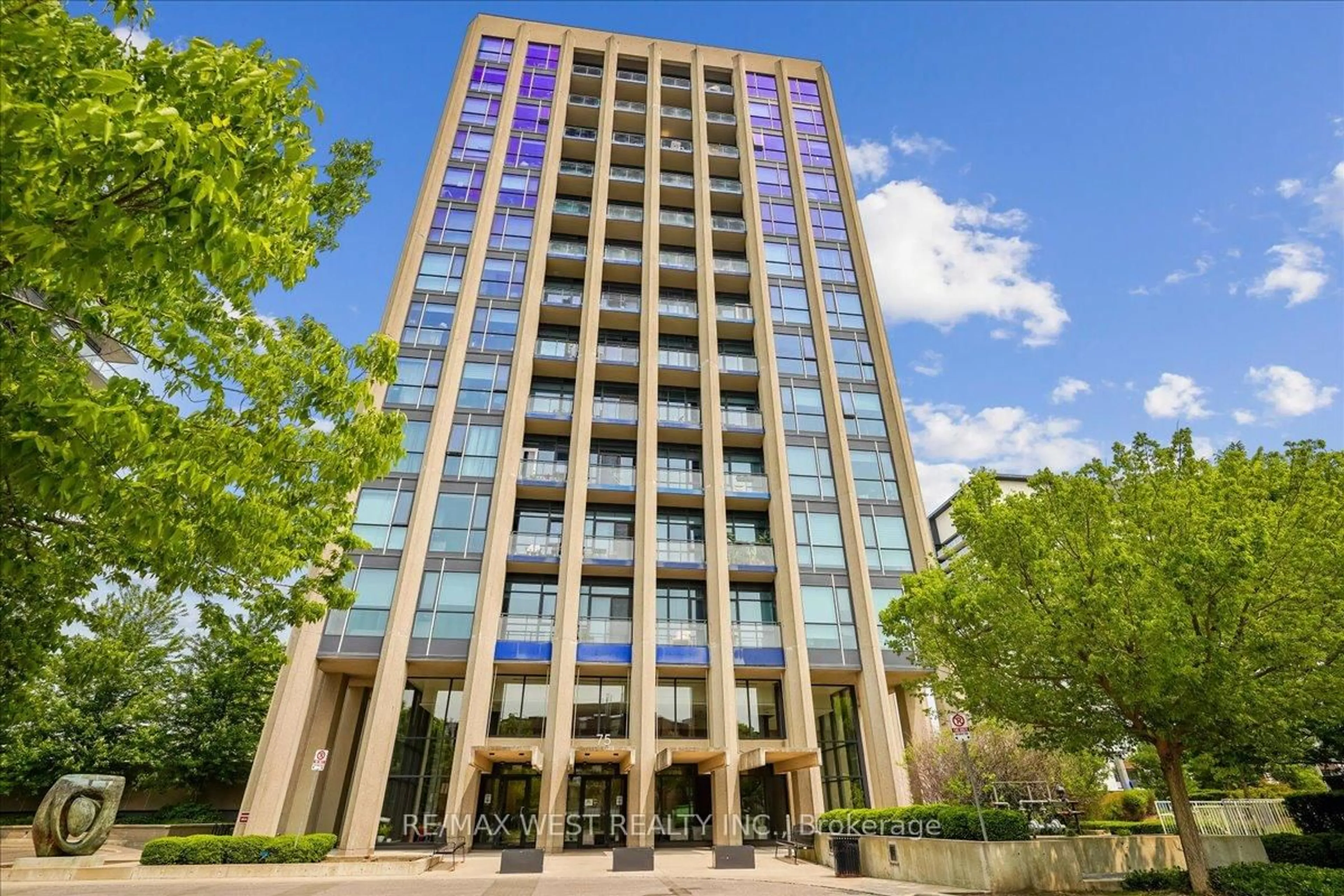 Indoor foyer for 75 The Donway N/A #1010, Toronto Ontario M3C 2E9