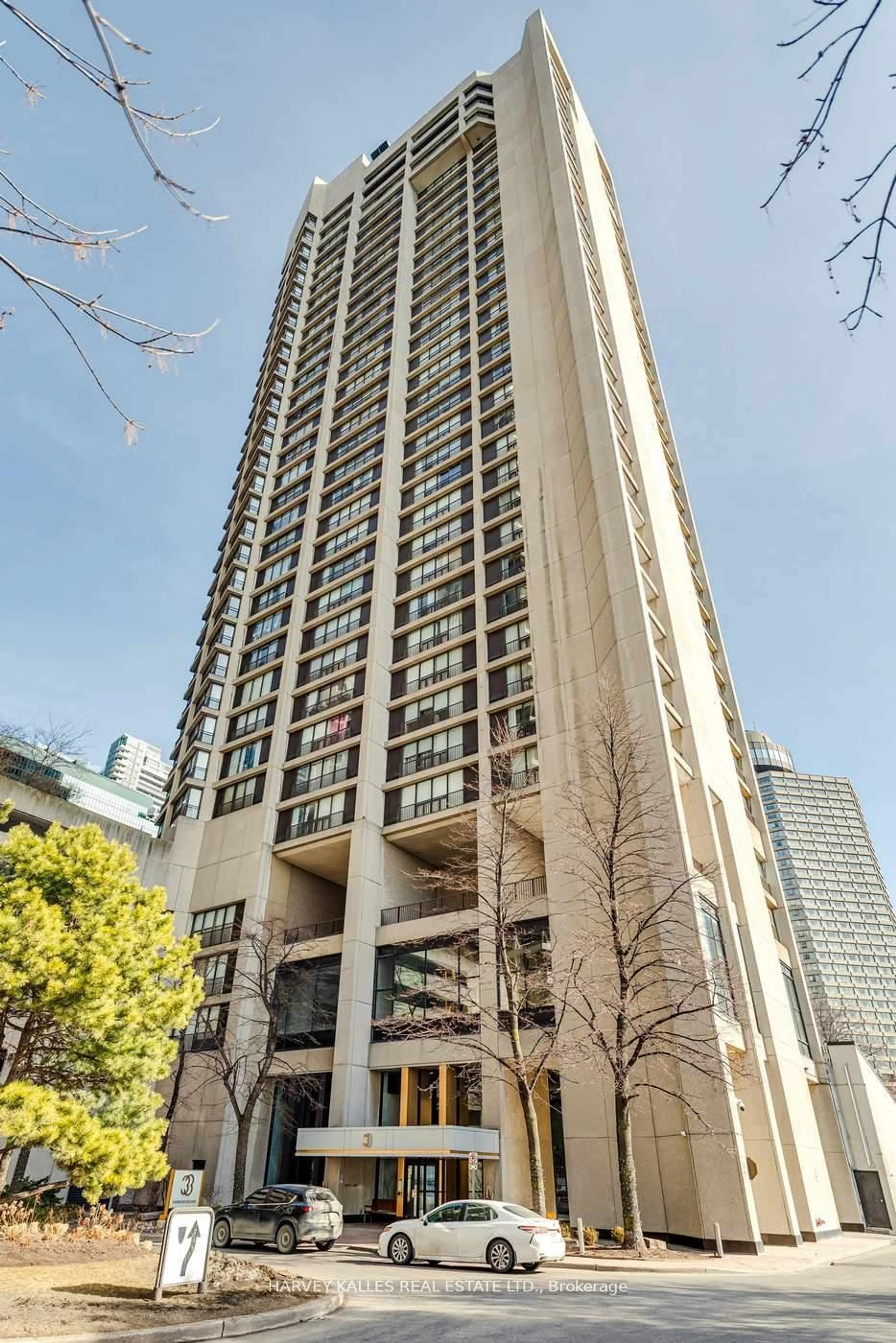 Indoor foyer for 33 Harbour Sq #2440, Toronto Ontario M5J 2G2