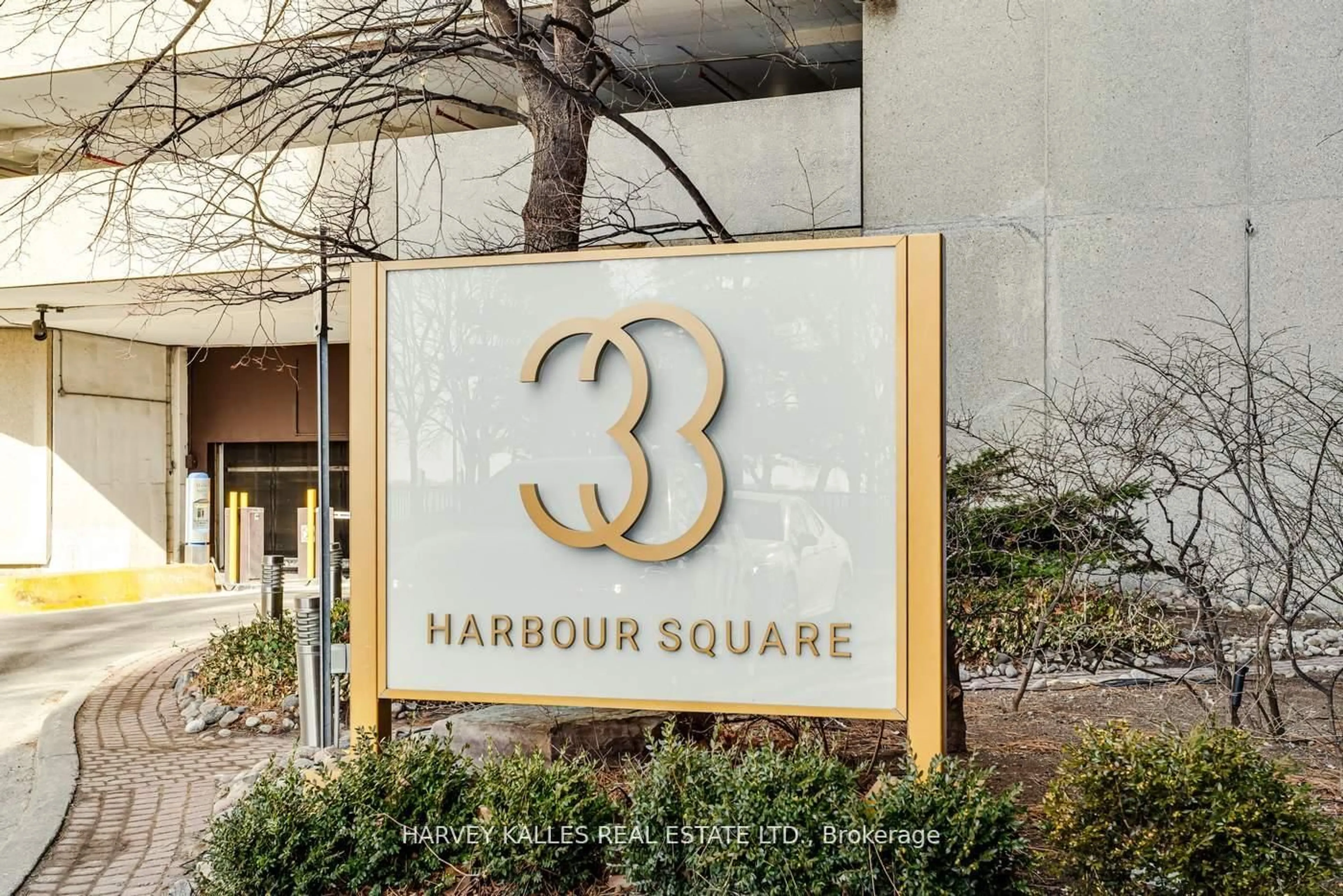 Indoor foyer for 33 Harbour Sq #2440, Toronto Ontario M5J 2G2