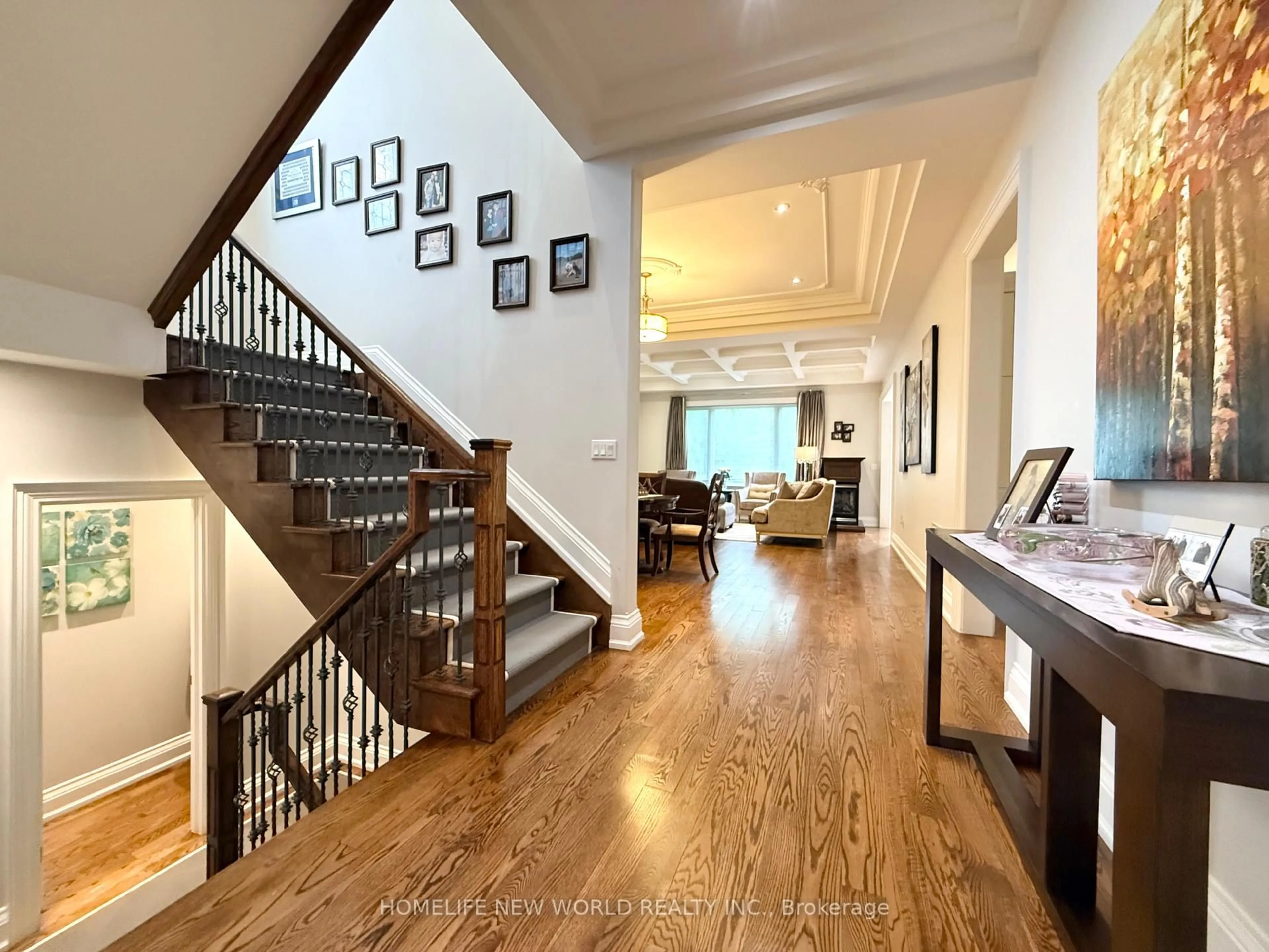 Indoor foyer for 129 York Downs Dr, Toronto Ontario M3H 2G6