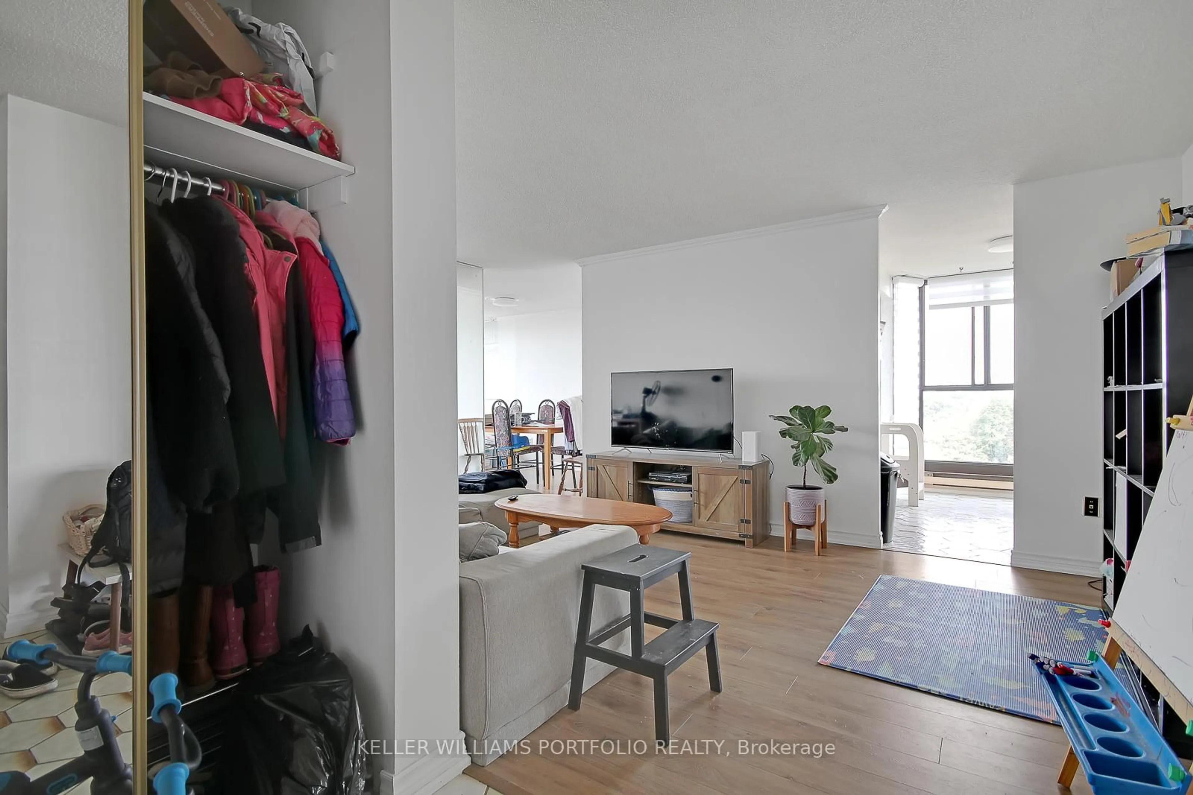 A pic of a room for 100 Antibes Dr #702, Toronto Ontario M2R 3N1