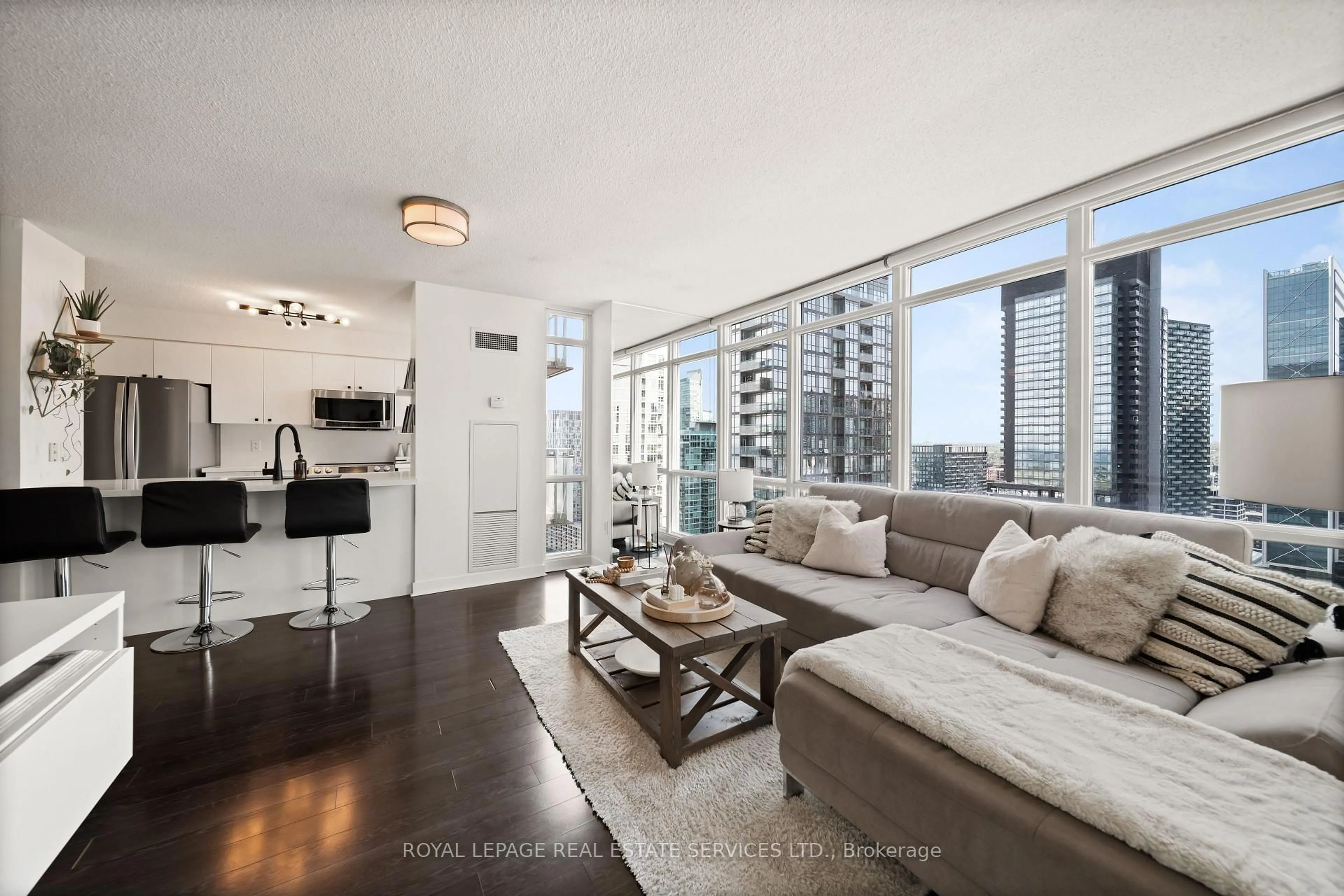 Living room with furniture, unknown for 11 Brunel Crt #3906, Toronto Ontario M5V 3Y3
