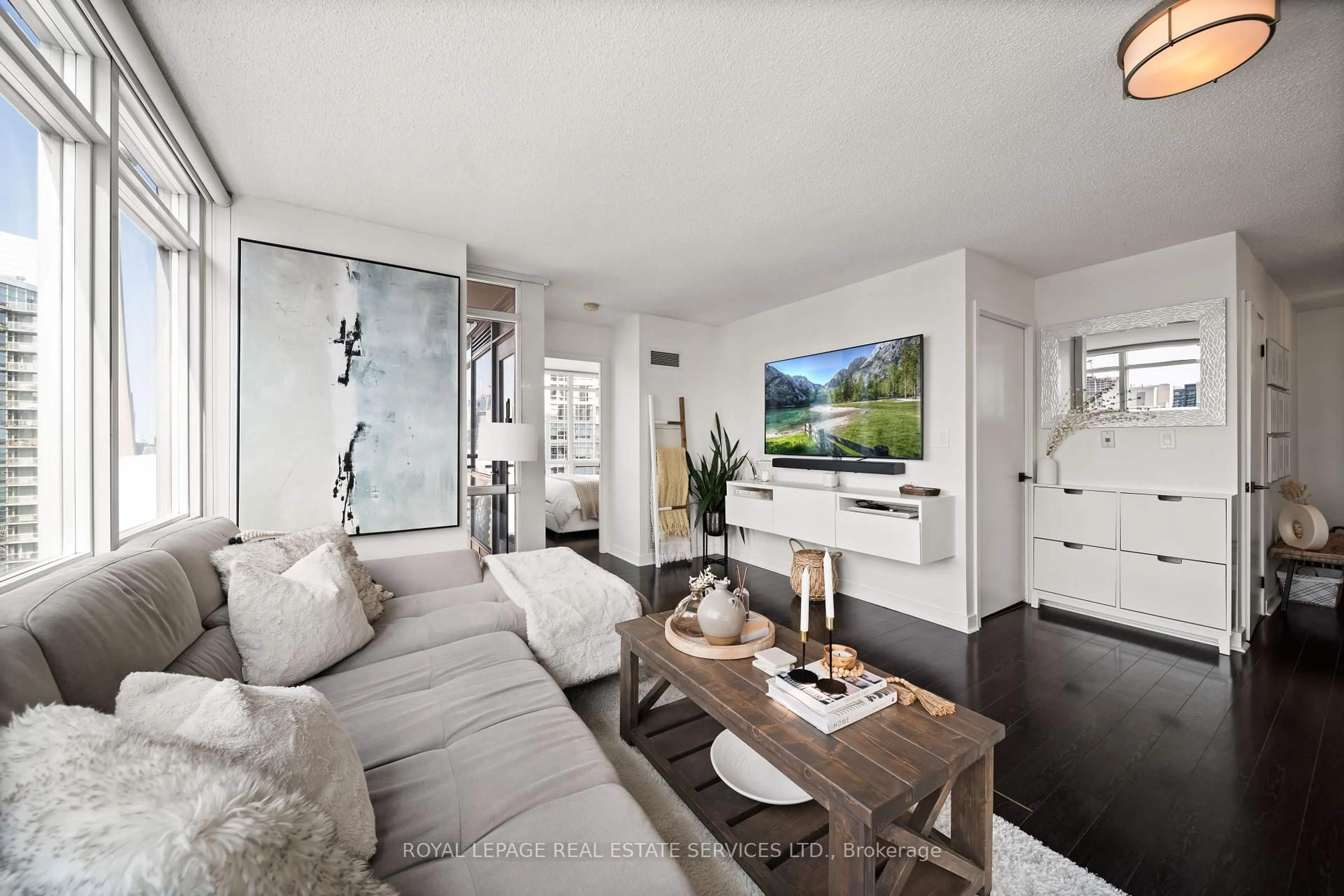 Living room with furniture, unknown for 11 Brunel Crt #3906, Toronto Ontario M5V 3Y3