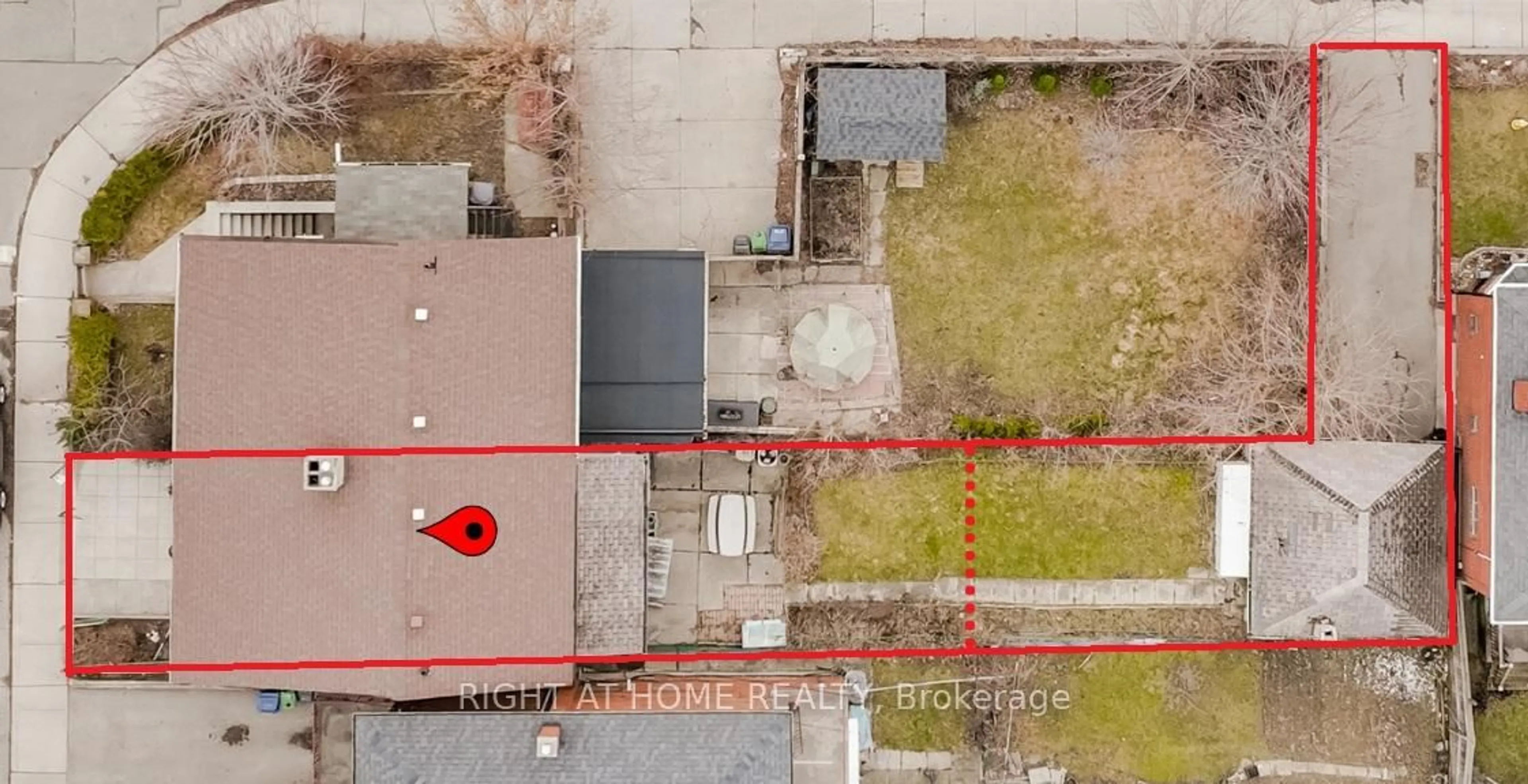 A pic from outside/outdoor area/front of a property/back of a property/a pic from drone, building for 610 Lauder Ave, Toronto Ontario M6E 3J7