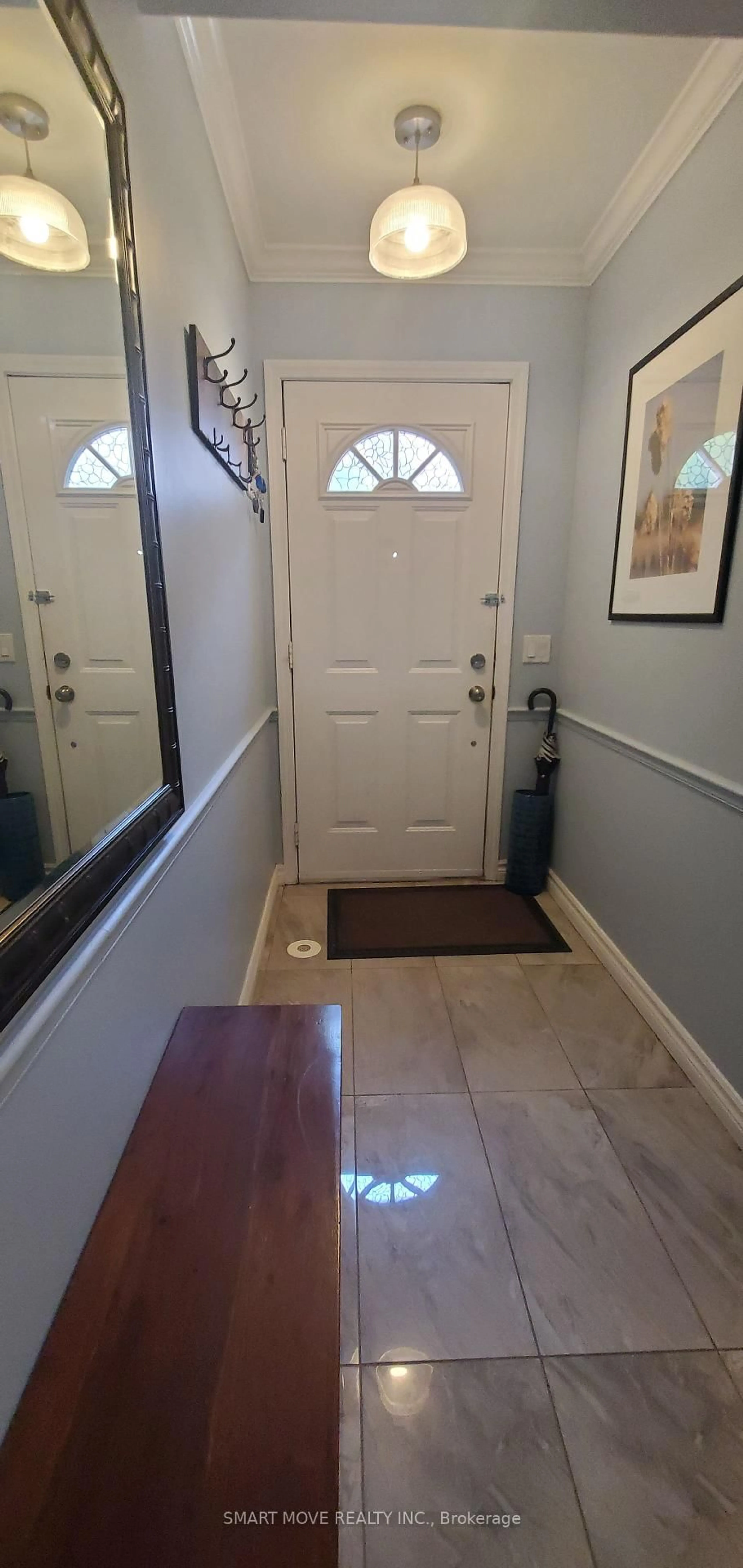 Indoor entryway for 21 Replin Rd #TH 25, Toronto Ontario M6A 2M8