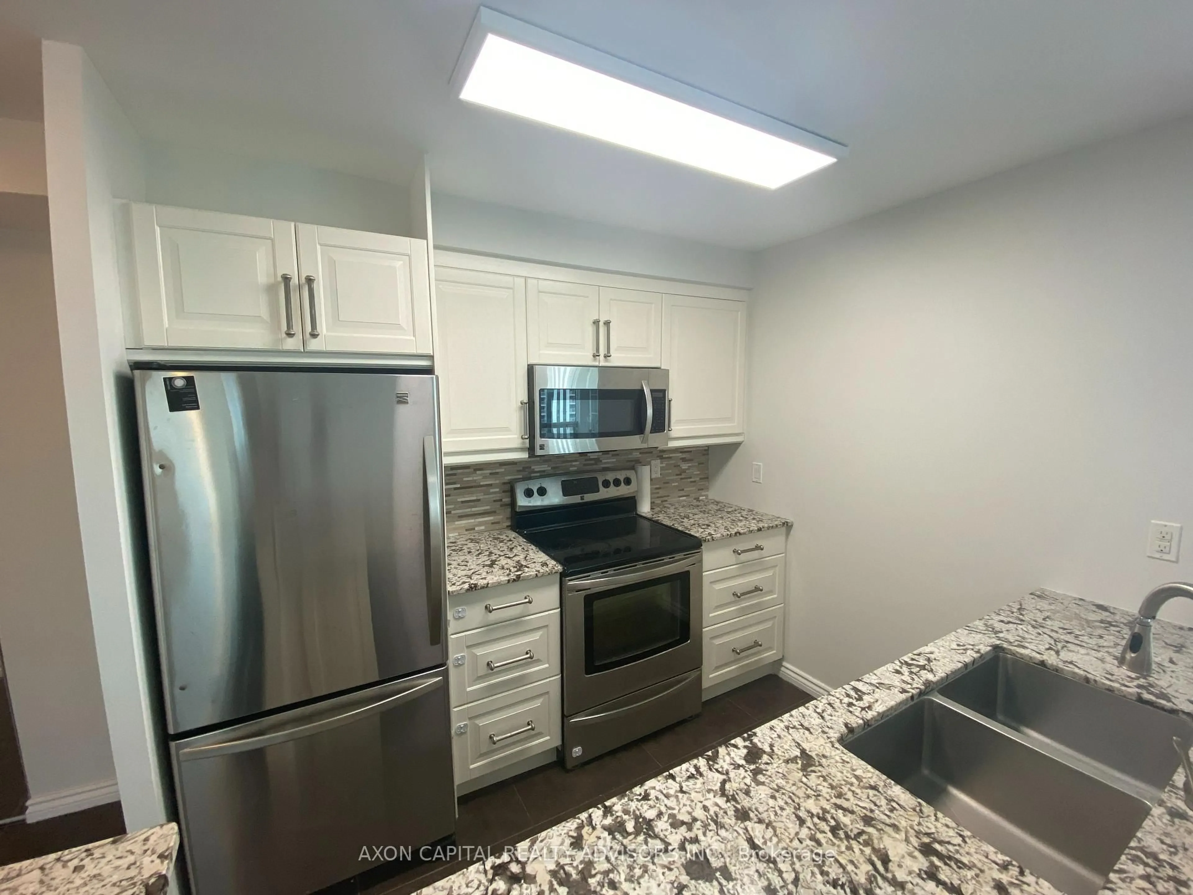 Standard kitchen, unknown for 10 Yonge St #3207, Toronto Ontario M5E 1R4