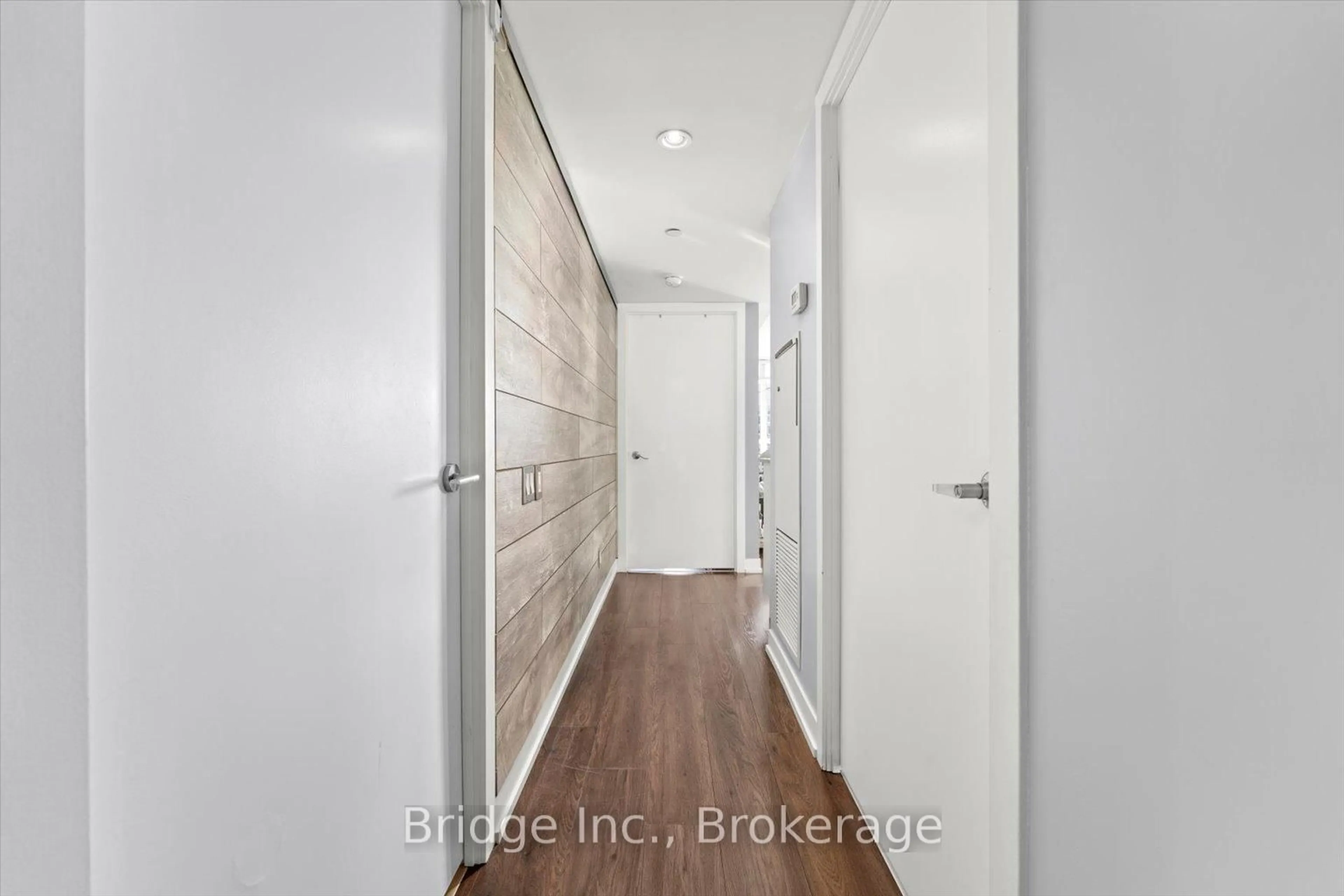Indoor entryway for 365 Church St #1410, Toronto Ontario M5B 1H6