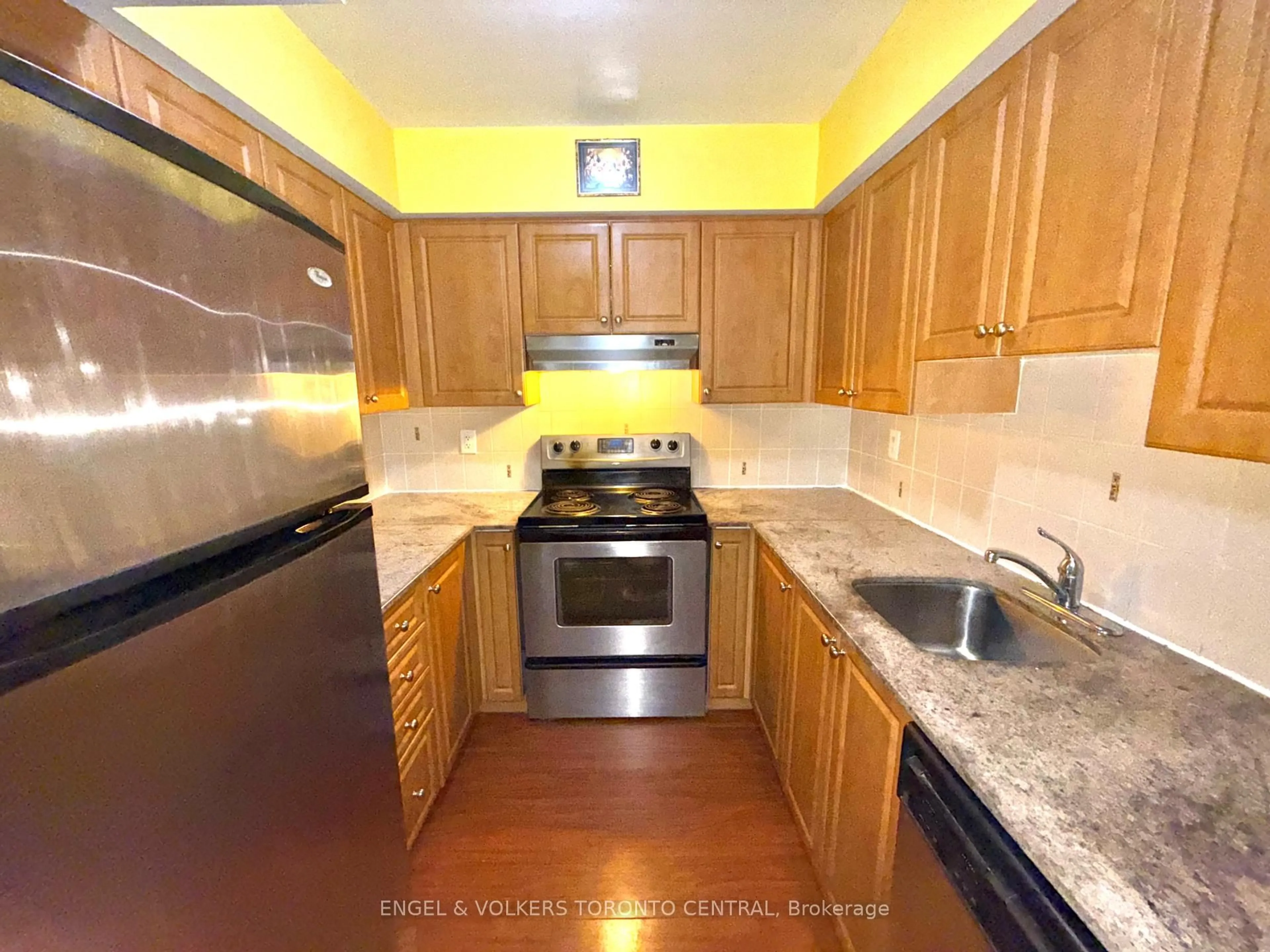 Standard kitchen, unknown for 225 Wellesley St #208, Toronto Ontario M4X 1X8