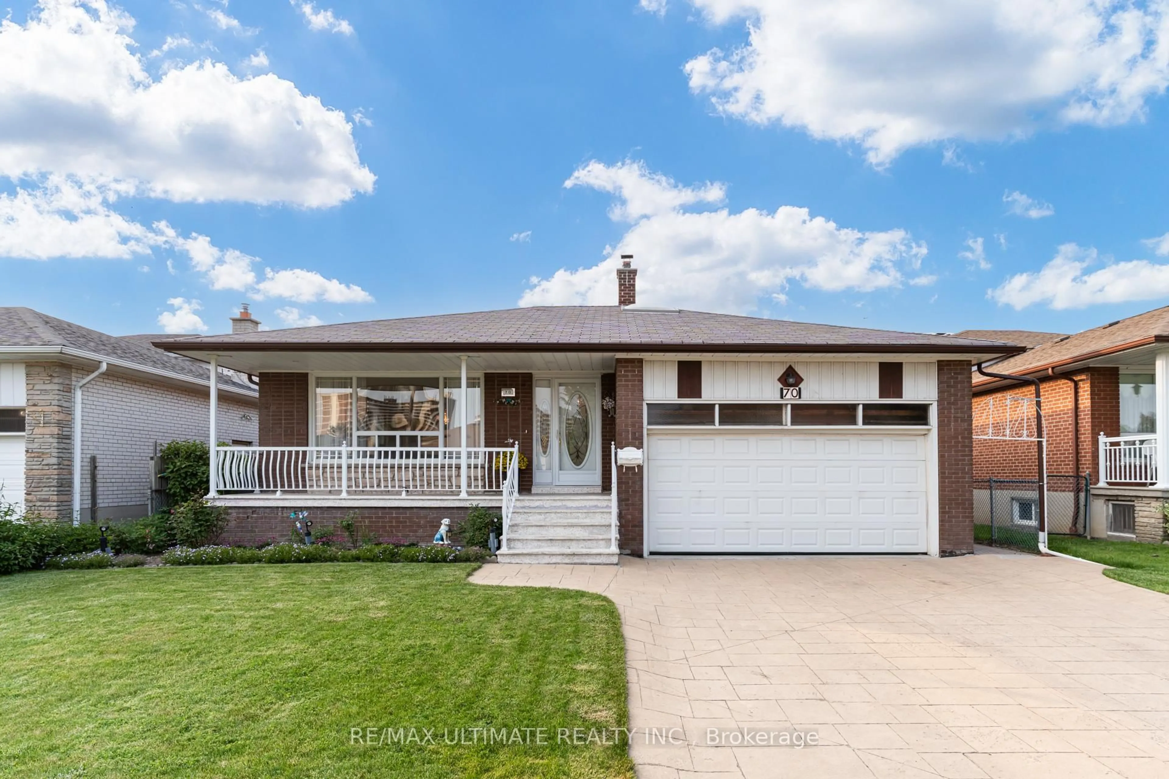 Home with vinyl exterior material, street for 70 Bickerton Cres, Toronto Ontario M2J 3T1
