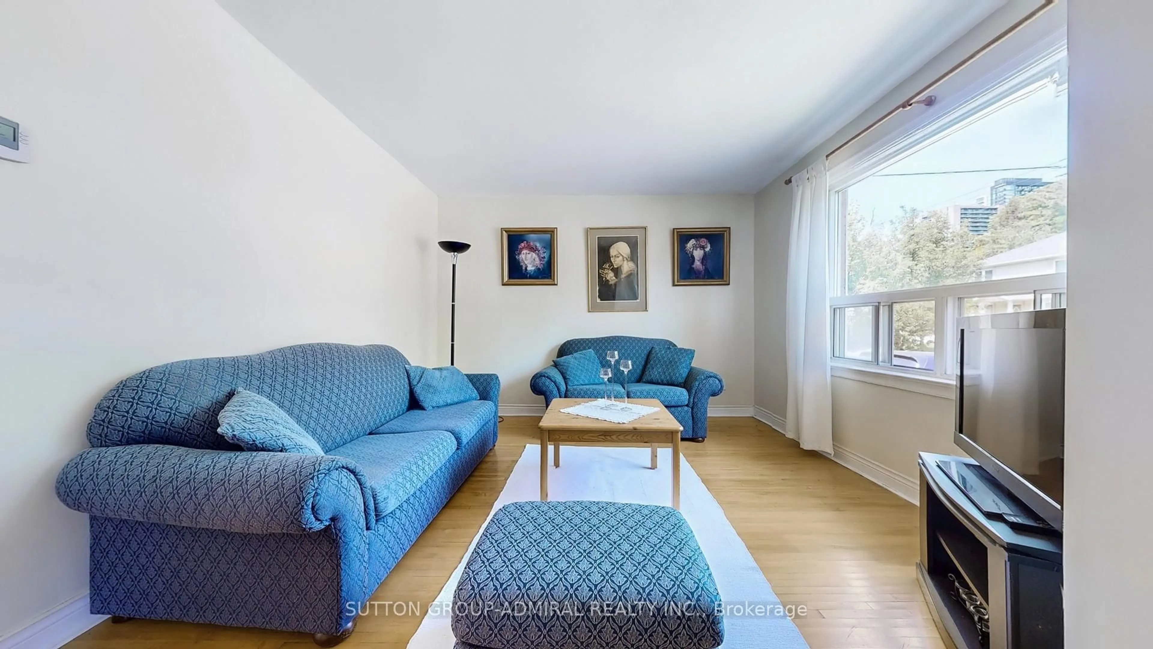 Living room with furniture, unknown for 41 Anndale Dr, Toronto Ontario M2N 2W9