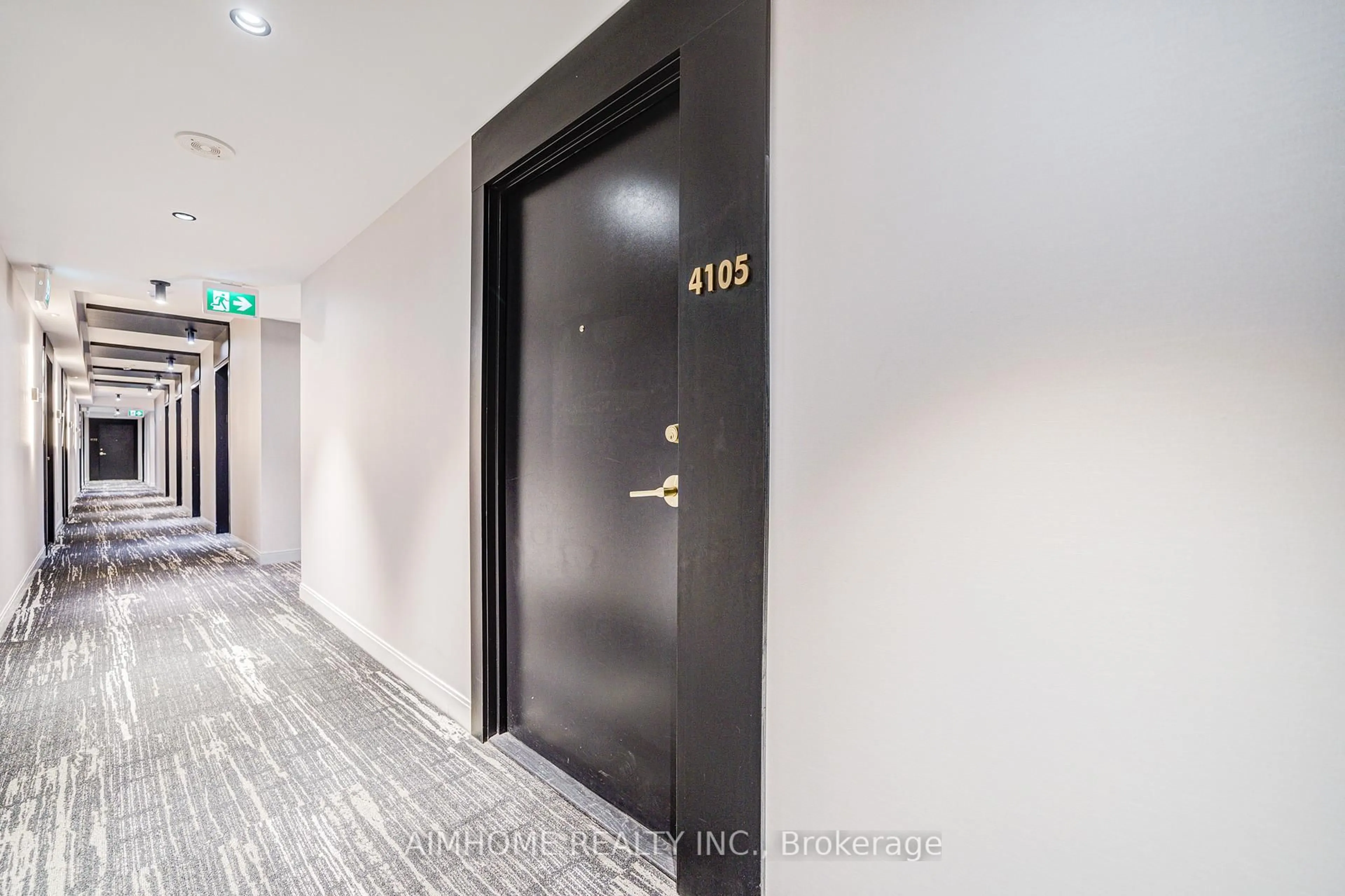 Indoor foyer for 85 Wood St #4105, Toronto Ontario M4Y 0E9