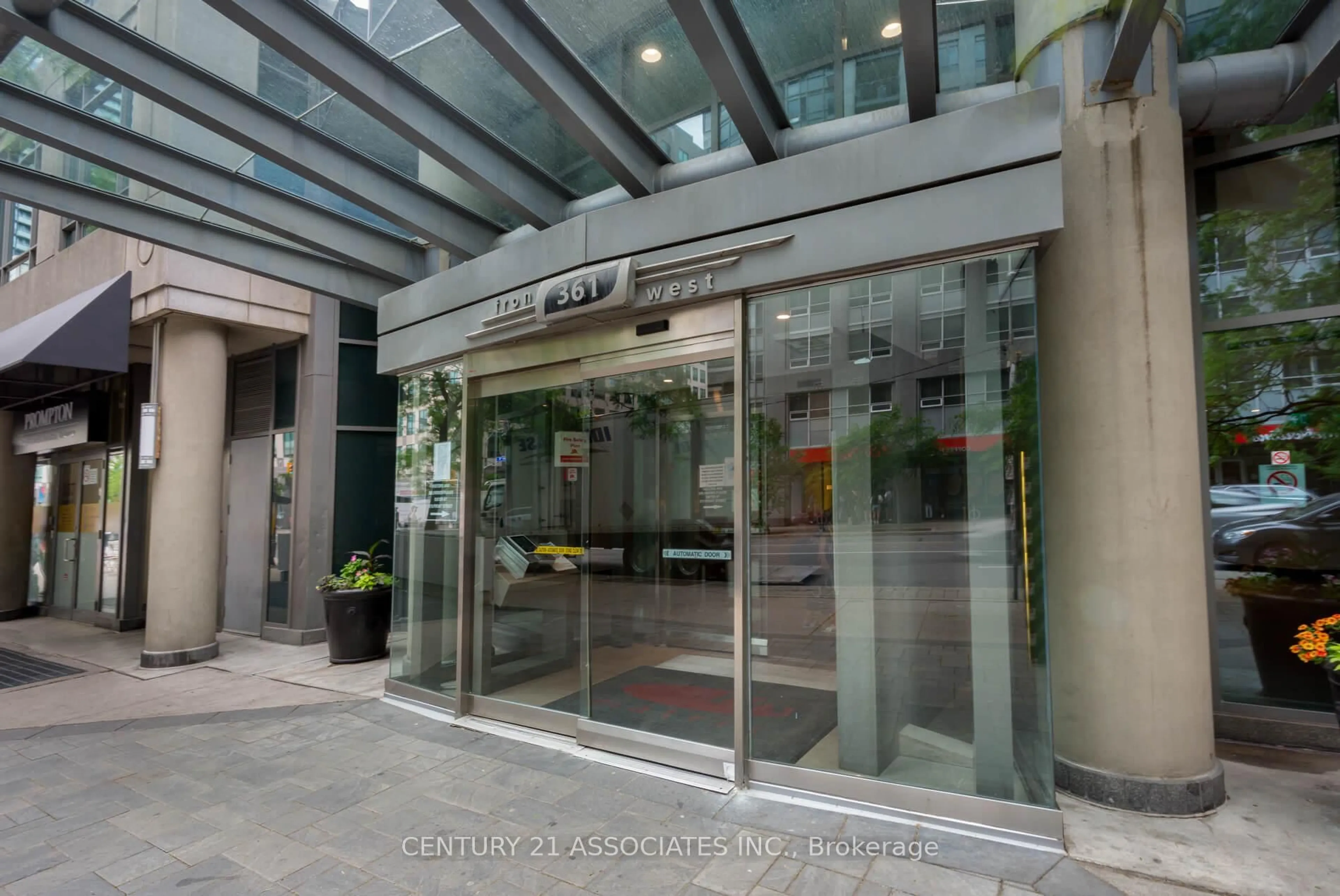 Indoor foyer for 361 Front St #3602, Toronto Ontario M5V 3R5