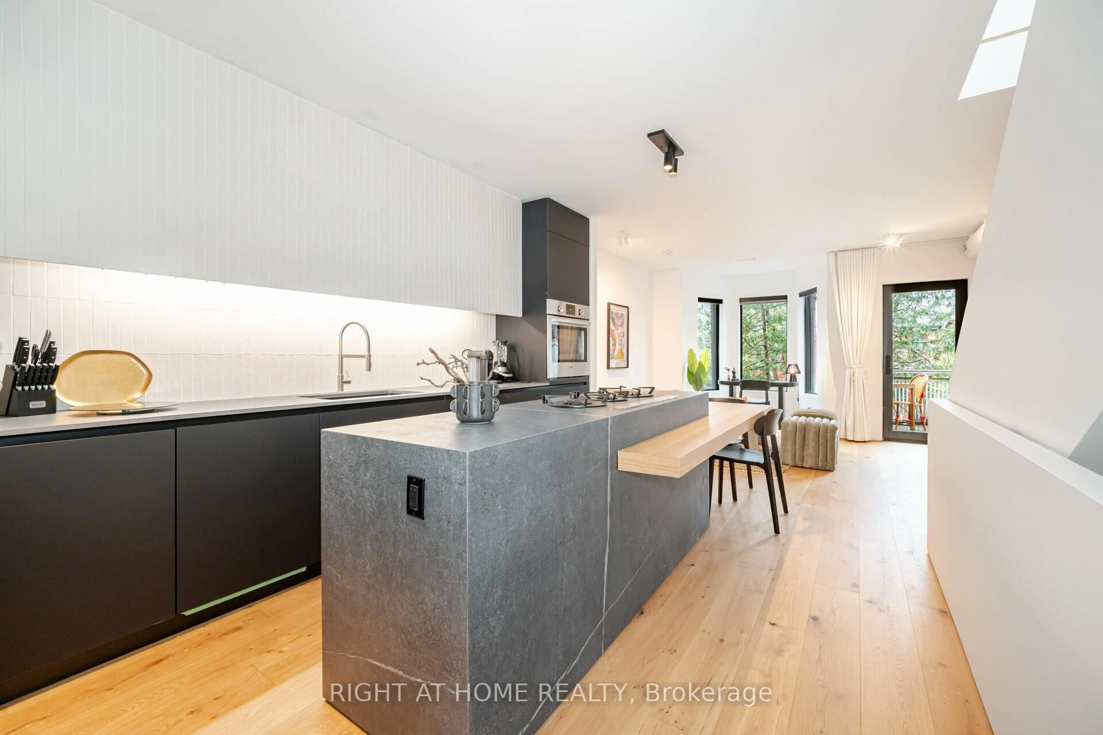 Contemporary kitchen, unknown for 259 Lisgar St, Toronto Ontario M6J 3G8