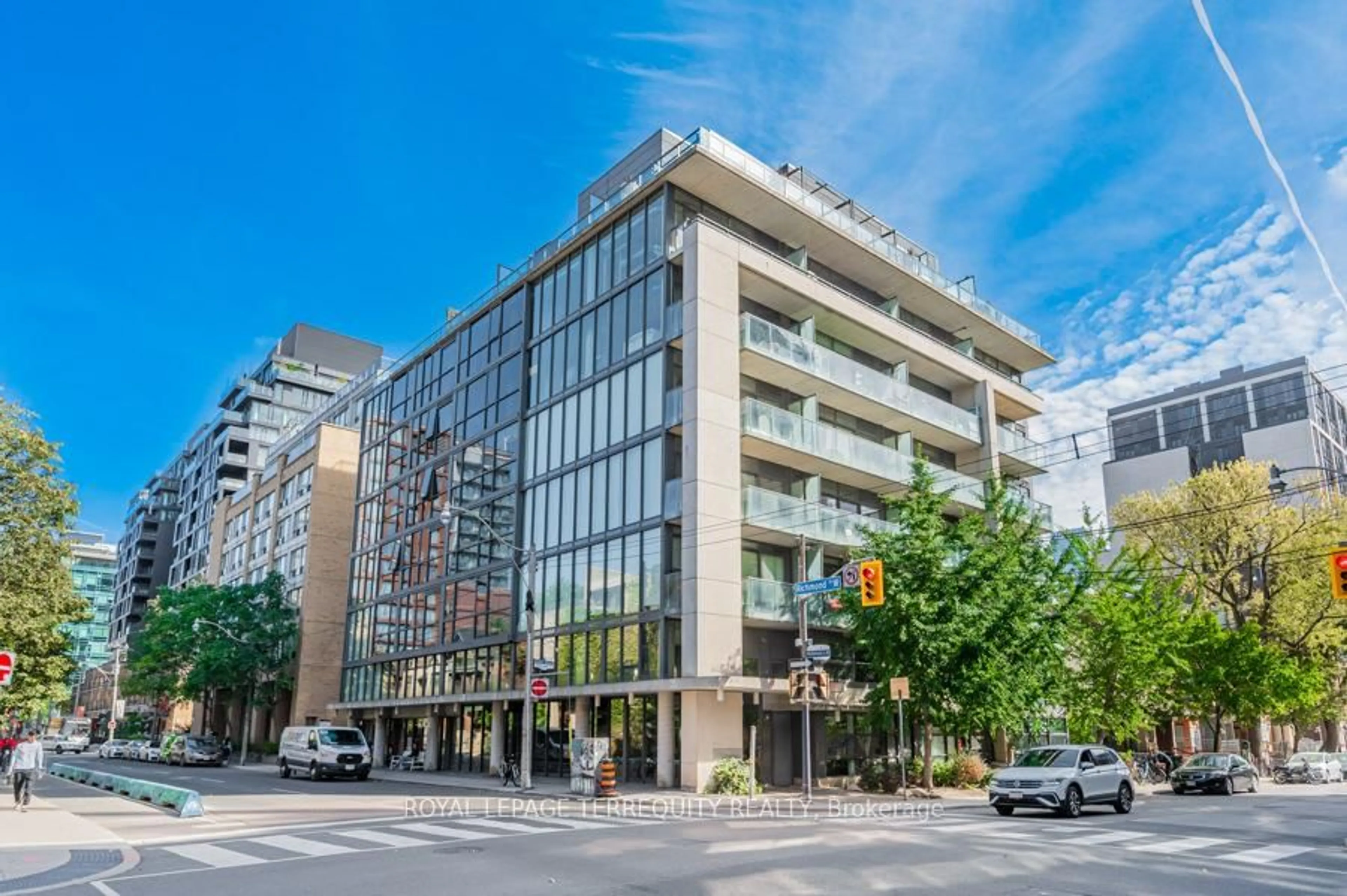 Unknown for 533 Richmond St #402, Toronto Ontario M5V 3Y1