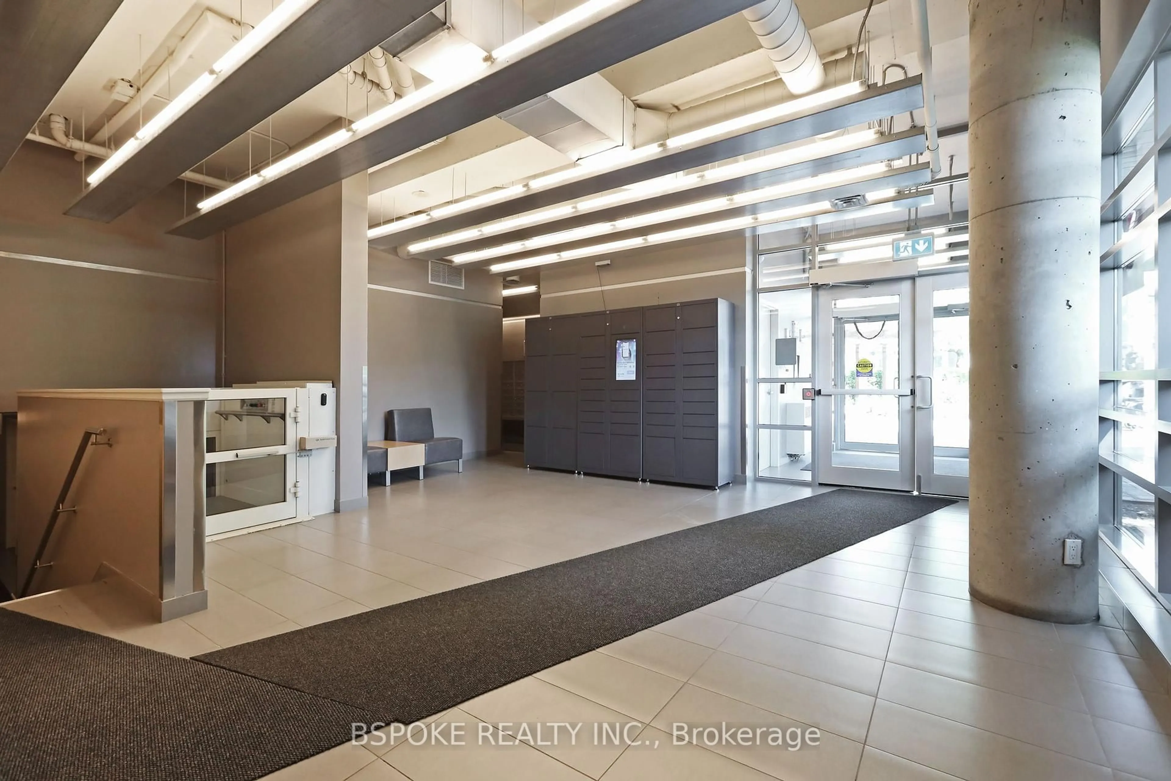Indoor foyer for 170 Sudbury St #805, Toronto Ontario M6J 0A1