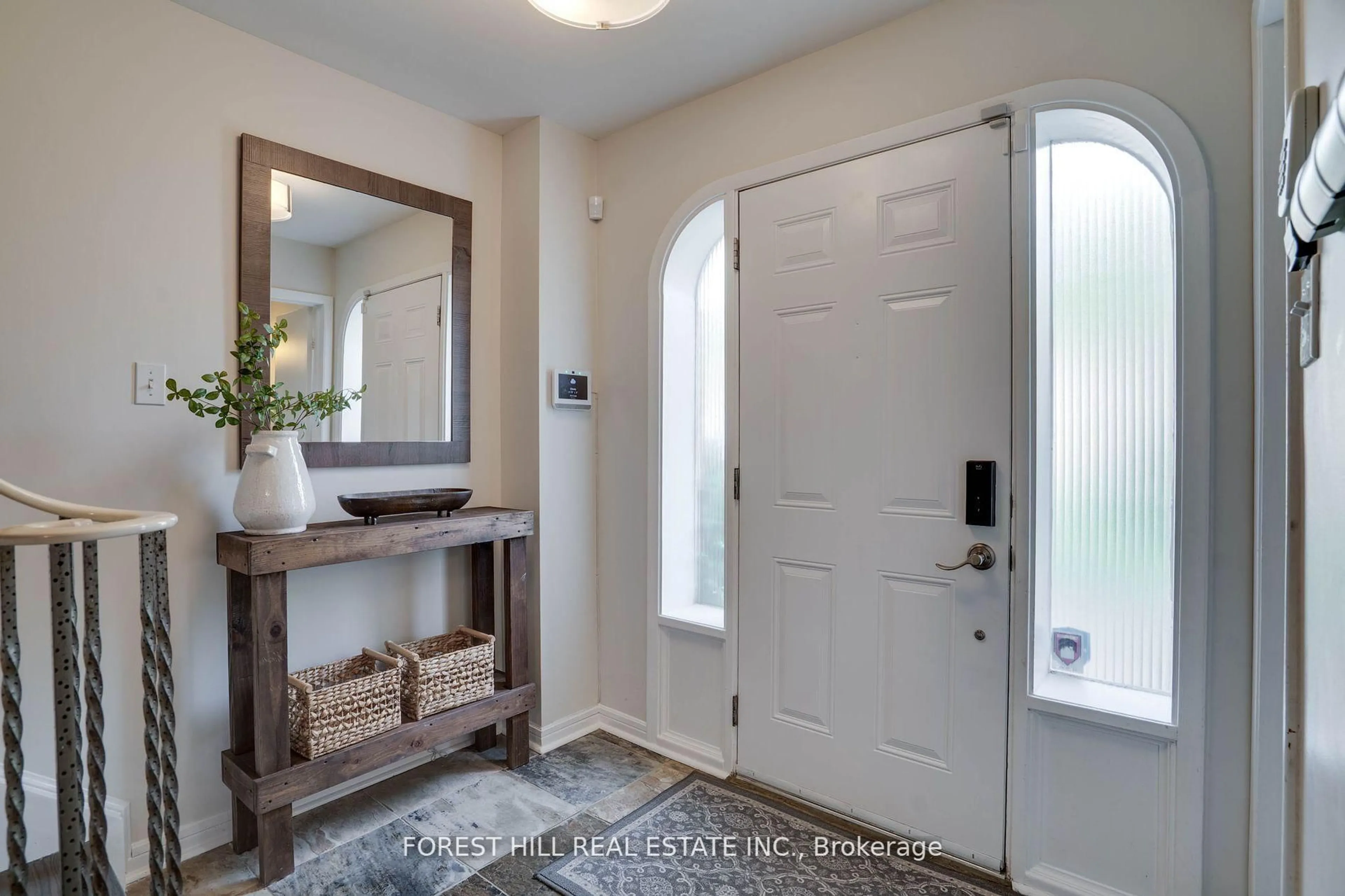 Indoor entryway for 11 Scenic Mill Way, Toronto Ontario M2L 1S4