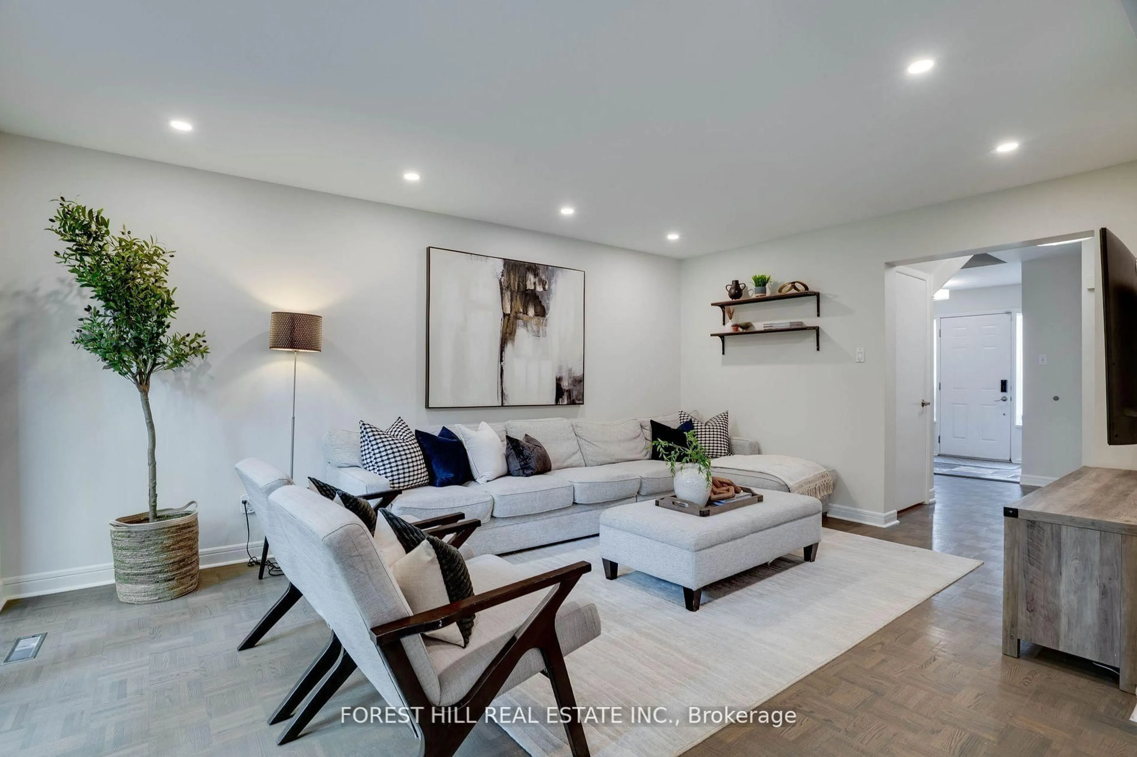 Living room with furniture, unknown for 11 Scenic Mill Way, Toronto Ontario M2L 1S4