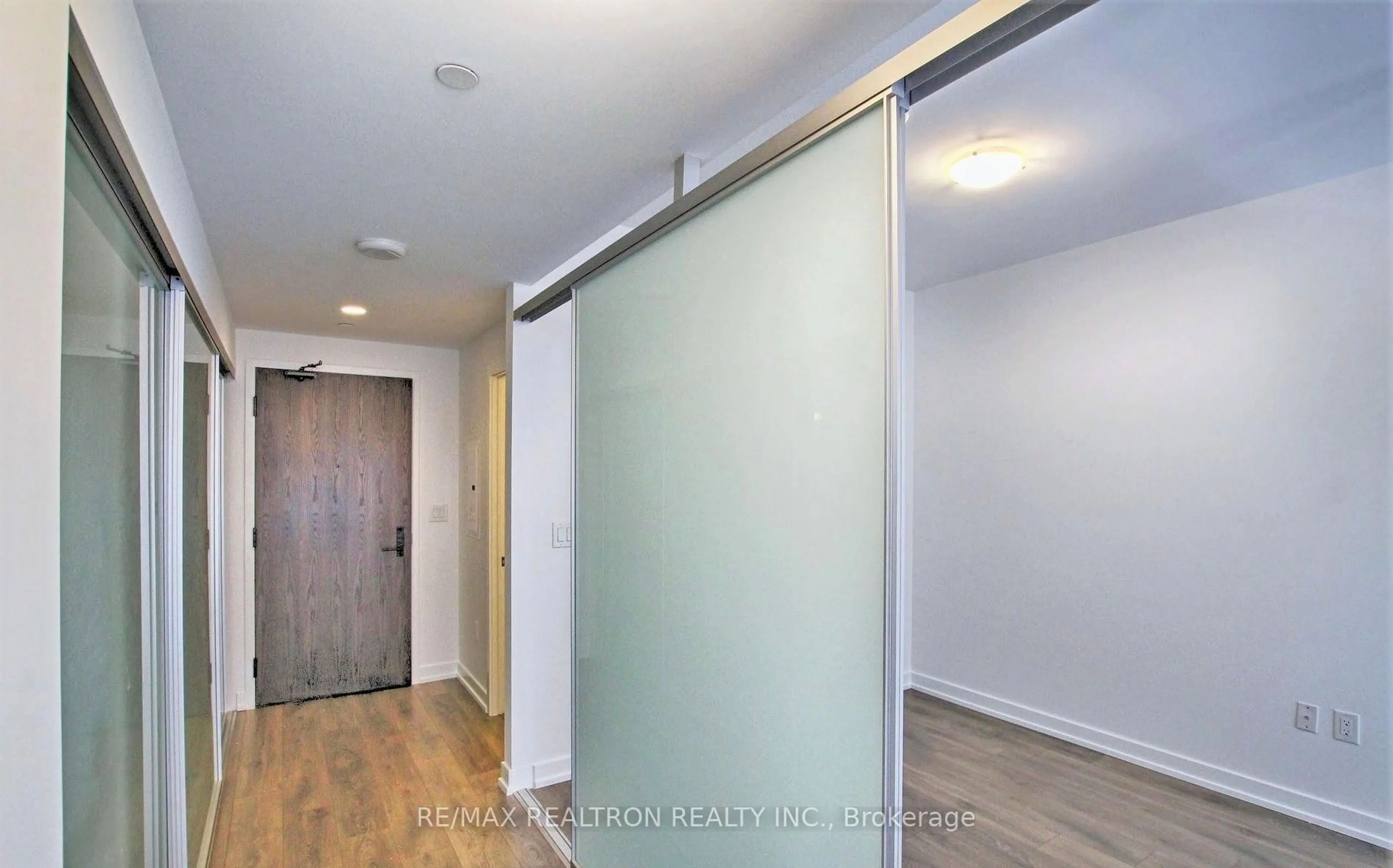 Unknown for 426 University Ave #1905, Toronto Ontario M5G 1S9