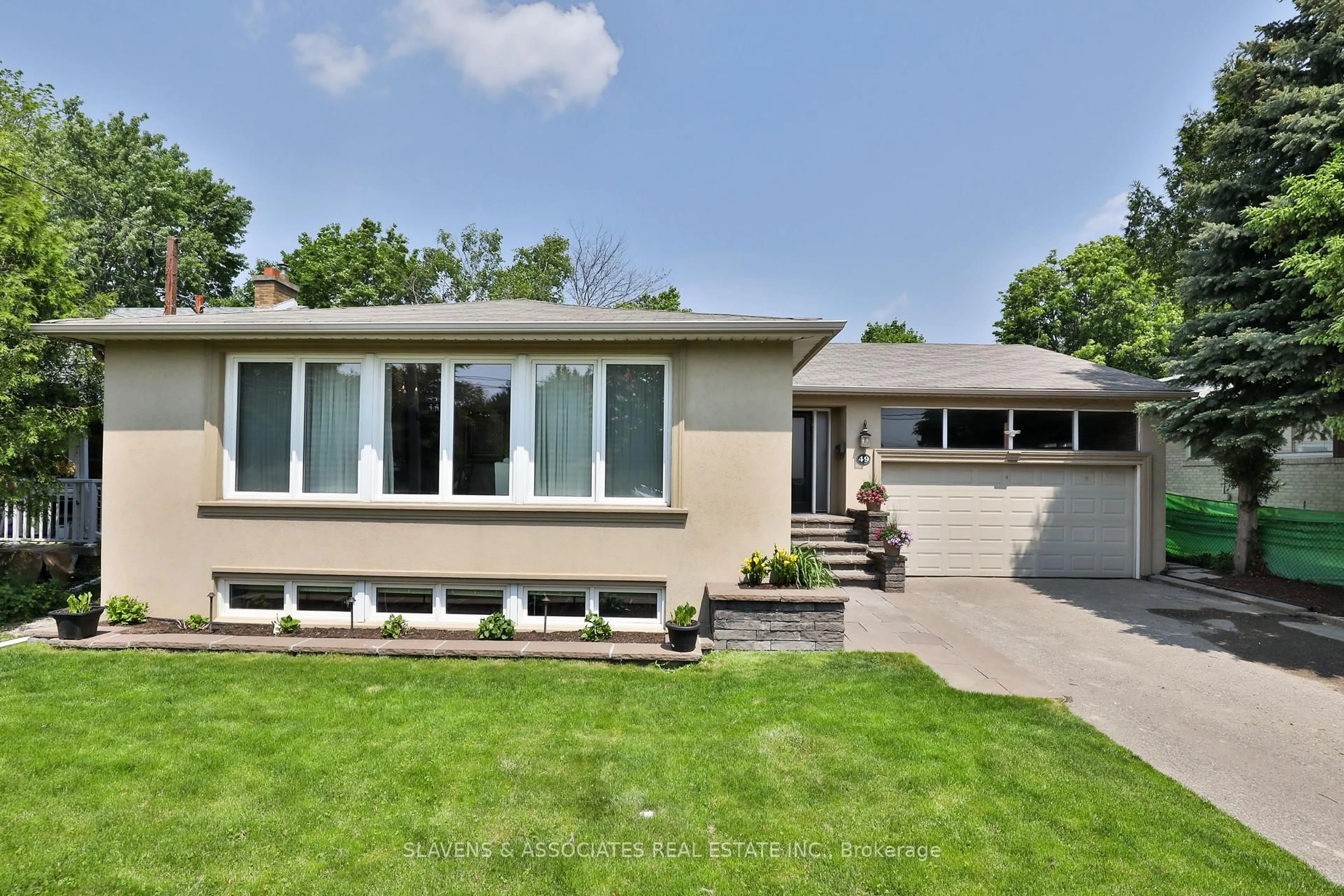 Home with vinyl exterior material, street for 49 Hearthstone Cres, Toronto Ontario M2R 1G2