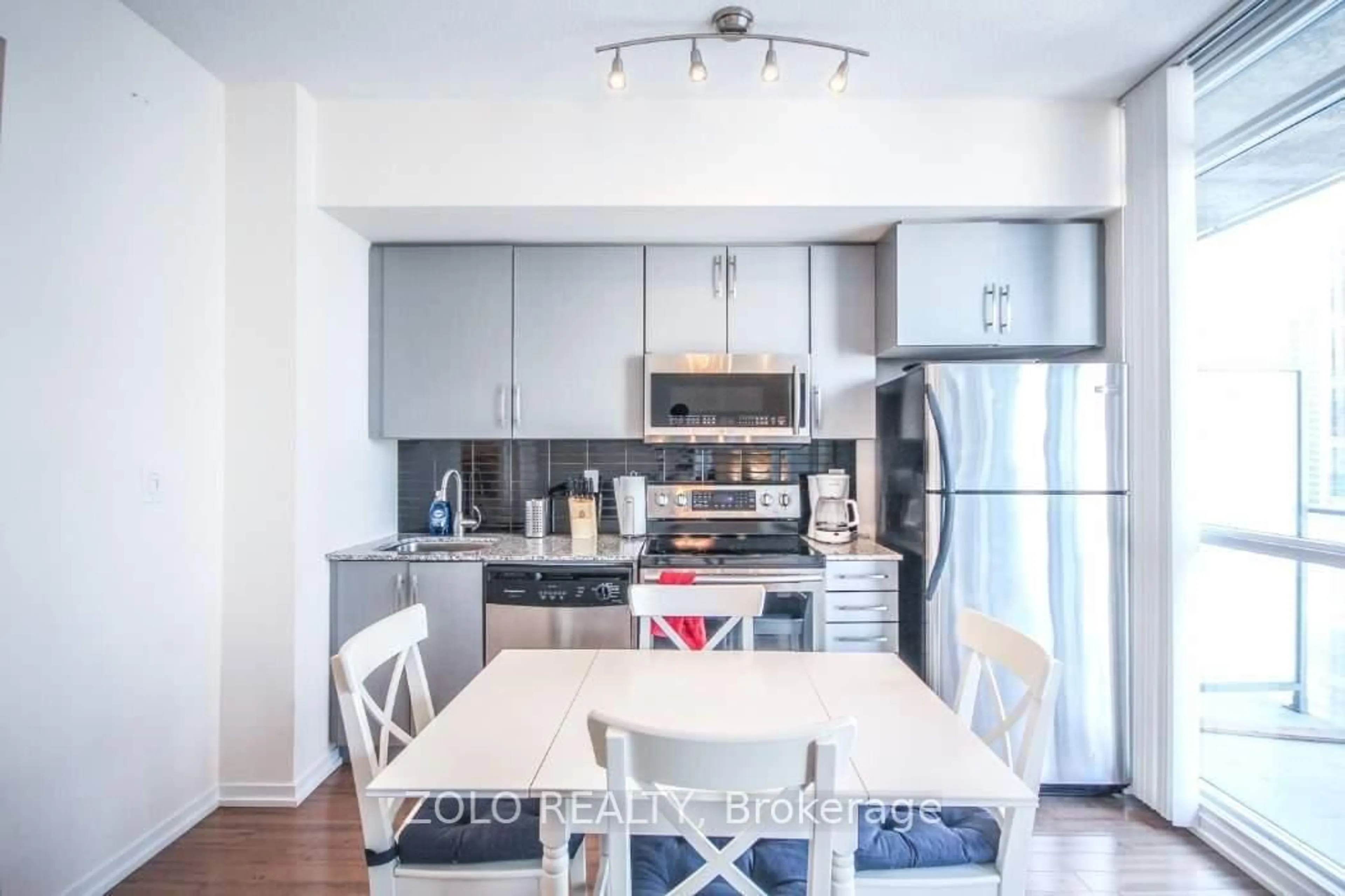 Open concept kitchen, unknown for 65 Bremner Blvd #2007, Toronto Ontario M5J 0A7