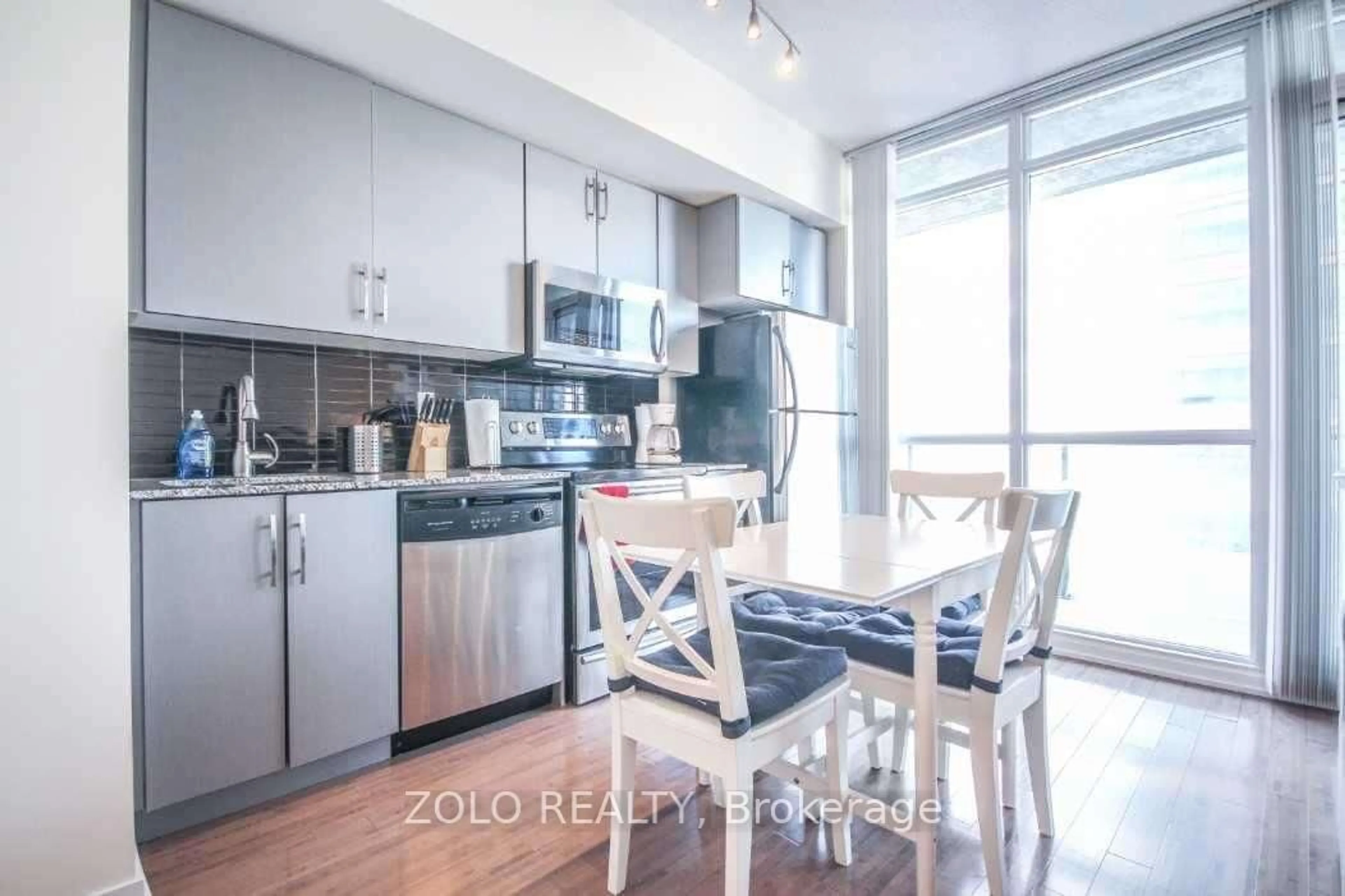 Unknown for 65 Bremner Blvd #2007, Toronto Ontario M5J 0A7