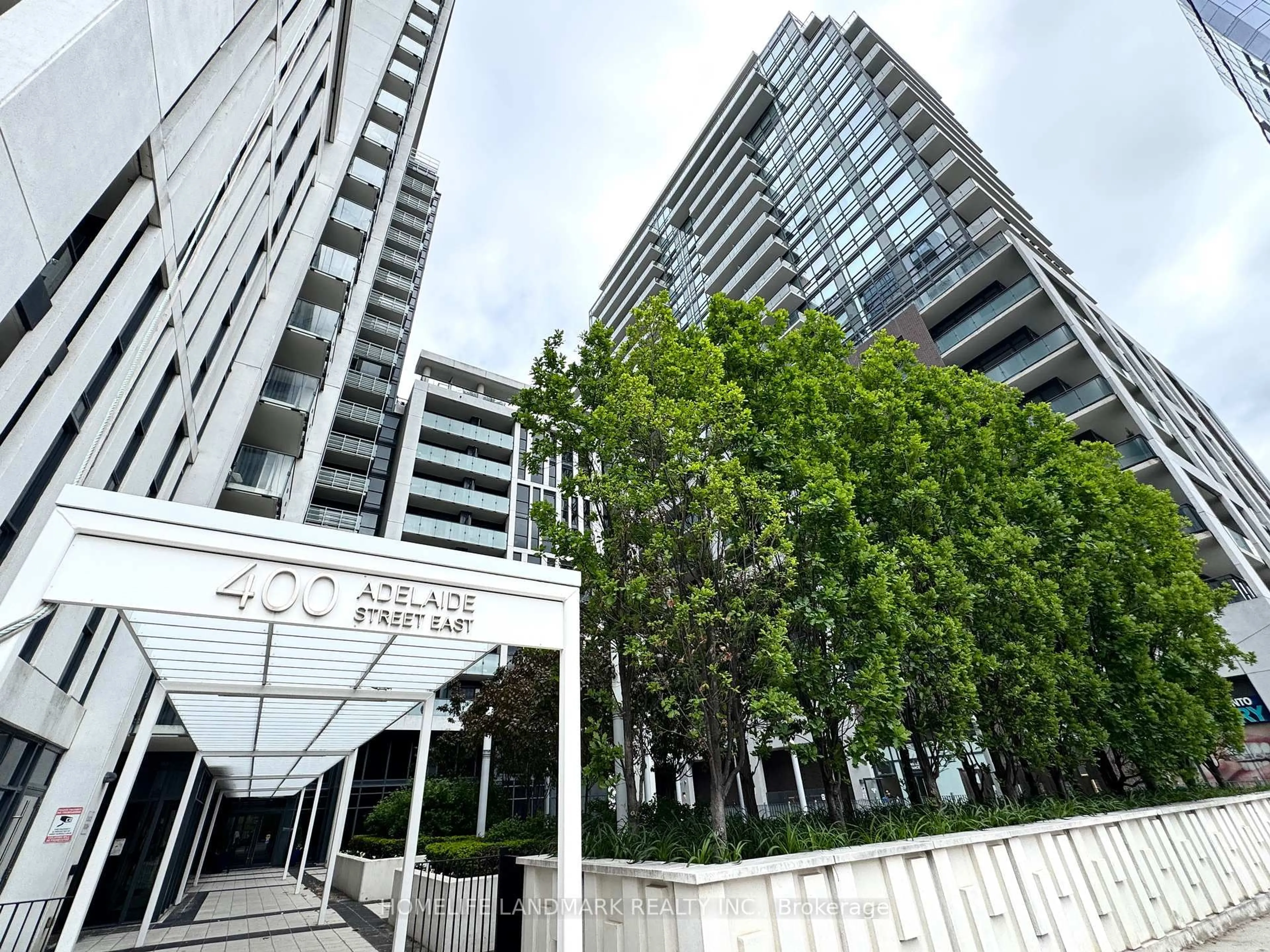 Indoor foyer for 400 Adelaide St #1120, Toronto Ontario M5A 4S3