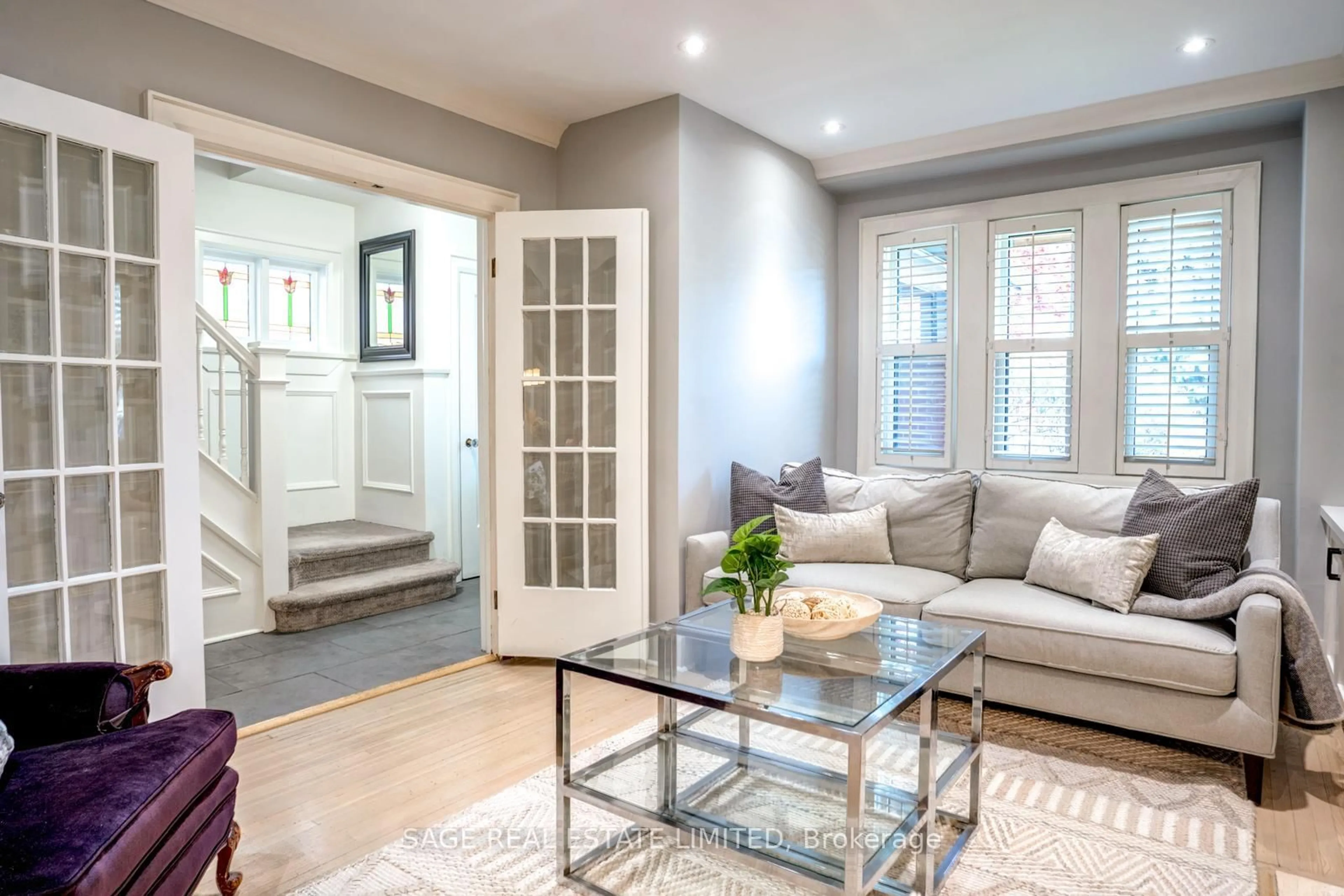 Living room with furniture, unknown for 49 Melrose Ave, Toronto Ontario M5M 1Y6
