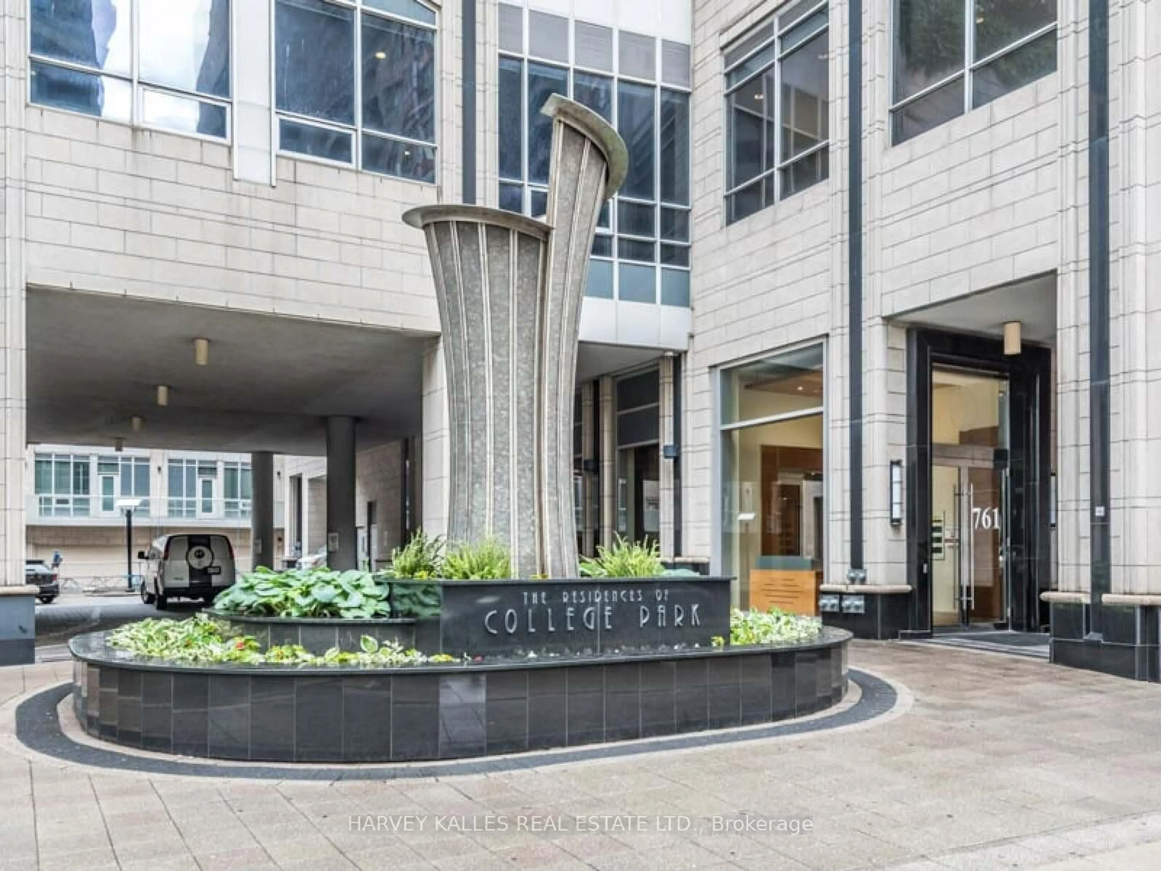 Indoor foyer for 761 Bay St #3413, Toronto Ontario M5G 2R2