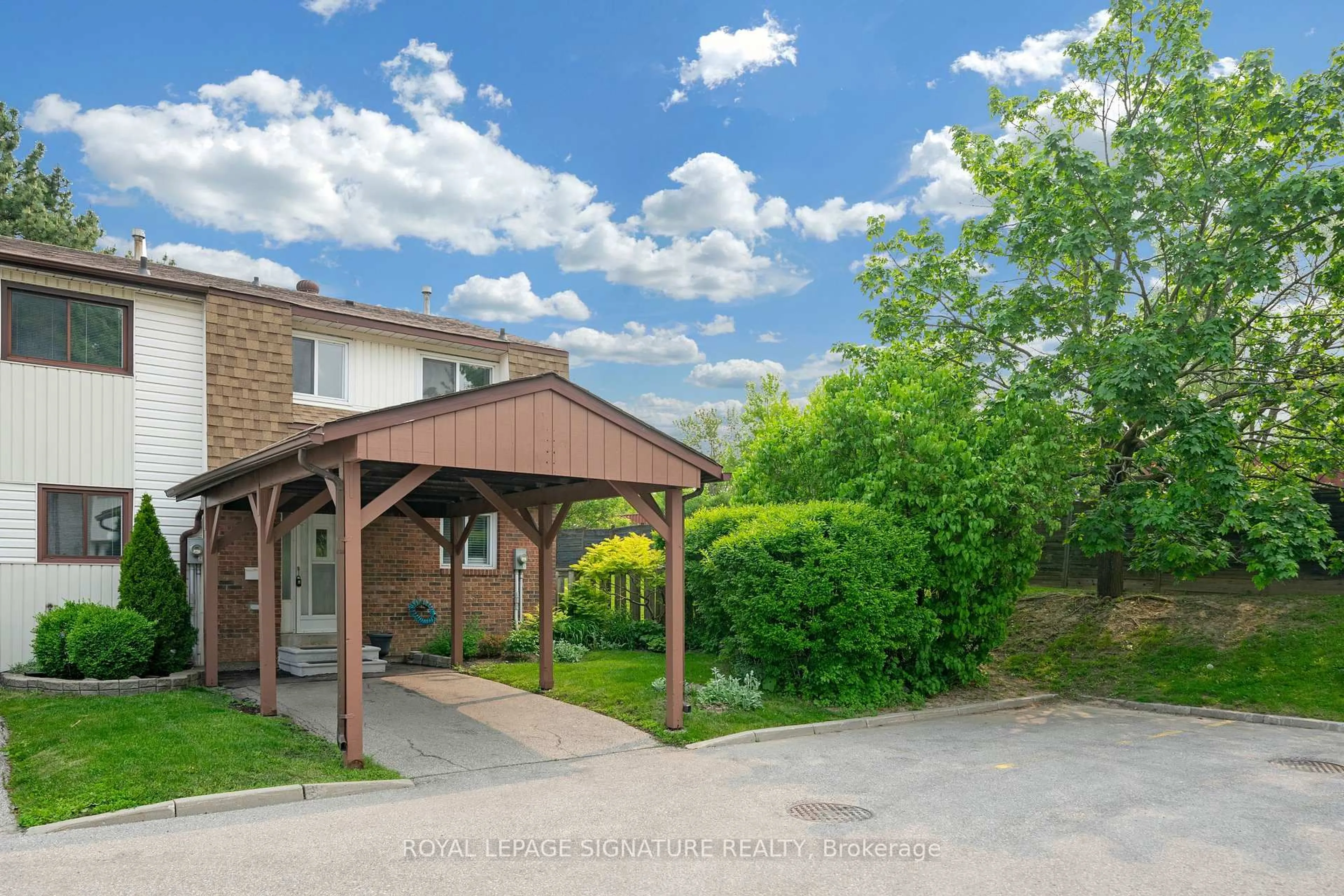 A pic from outside/outdoor area/front of a property/back of a property/a pic from drone, street for 5 Early Apple Way, Toronto Ontario M3A 3N4