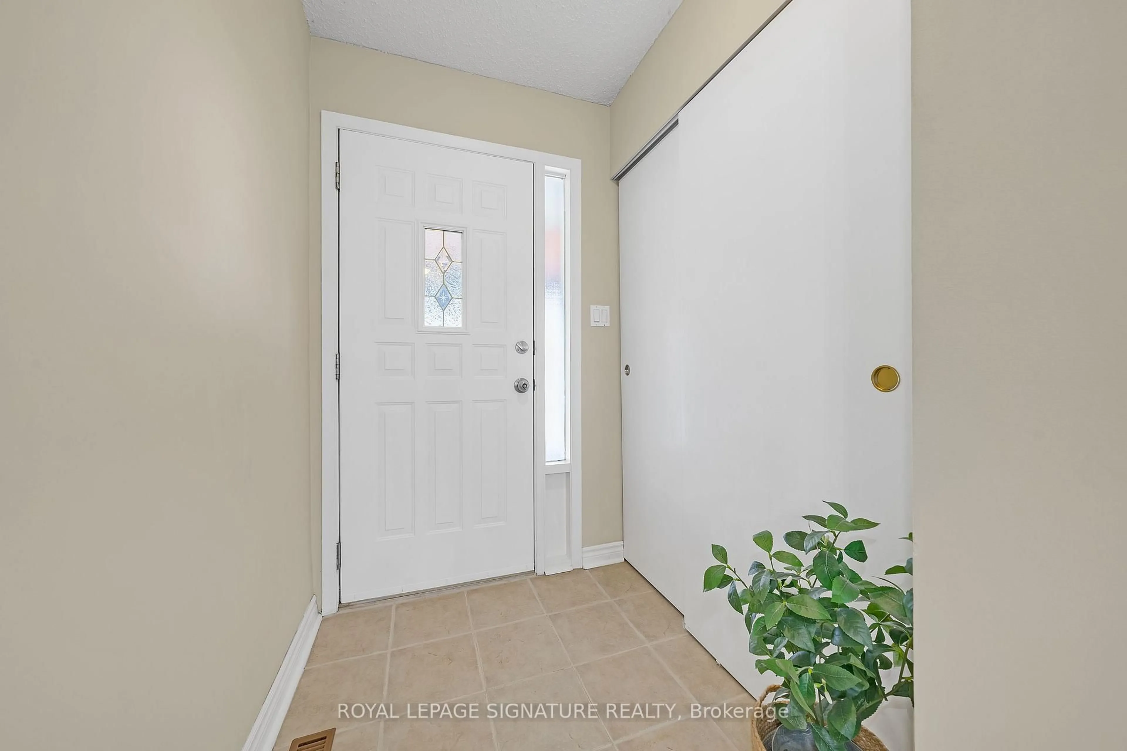 Indoor entryway for 5 Early Apple Way, Toronto Ontario M3A 3N4