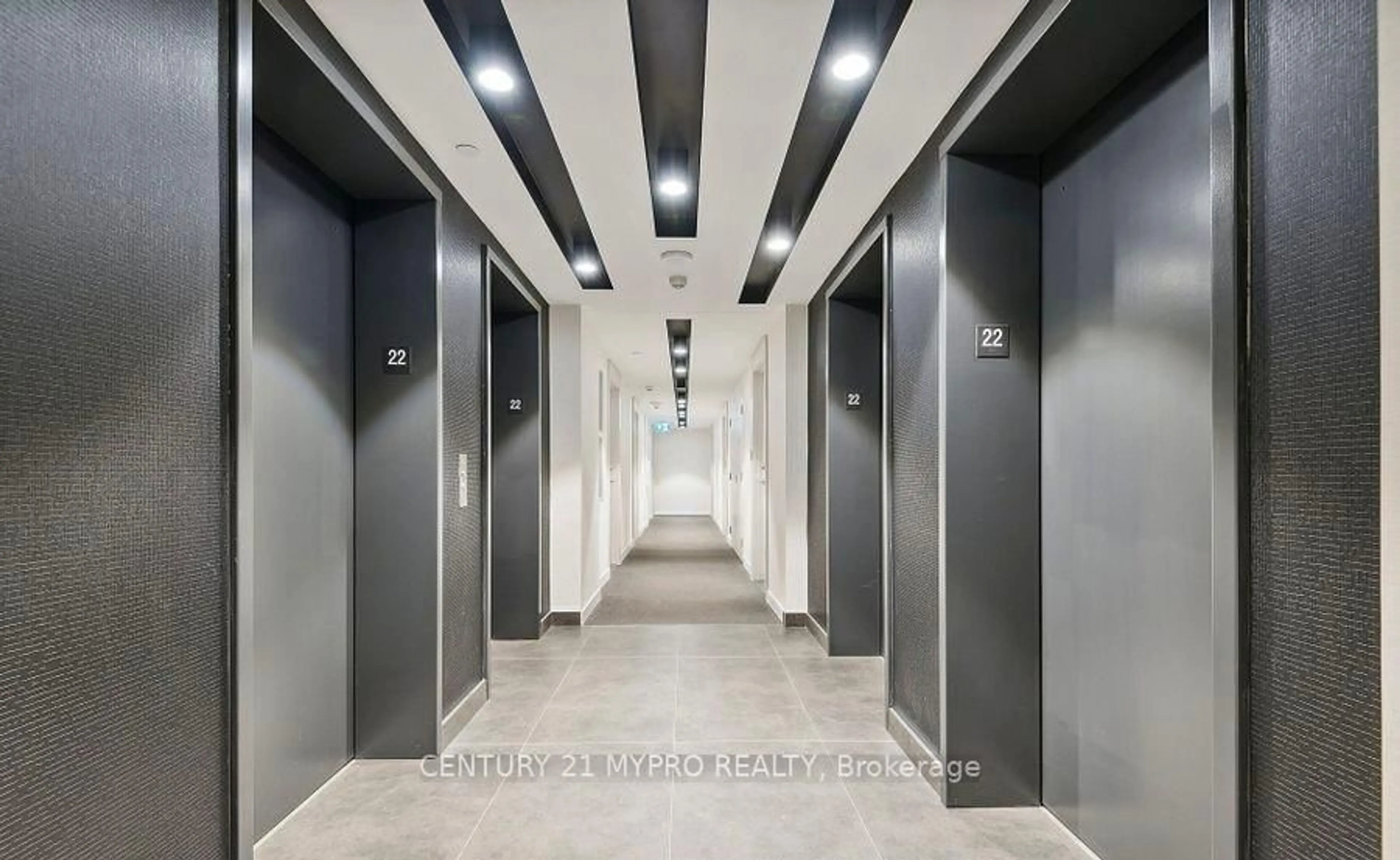 Indoor foyer for 195 Redpath Ave #1713, Toronto Ontario M4P 0E4