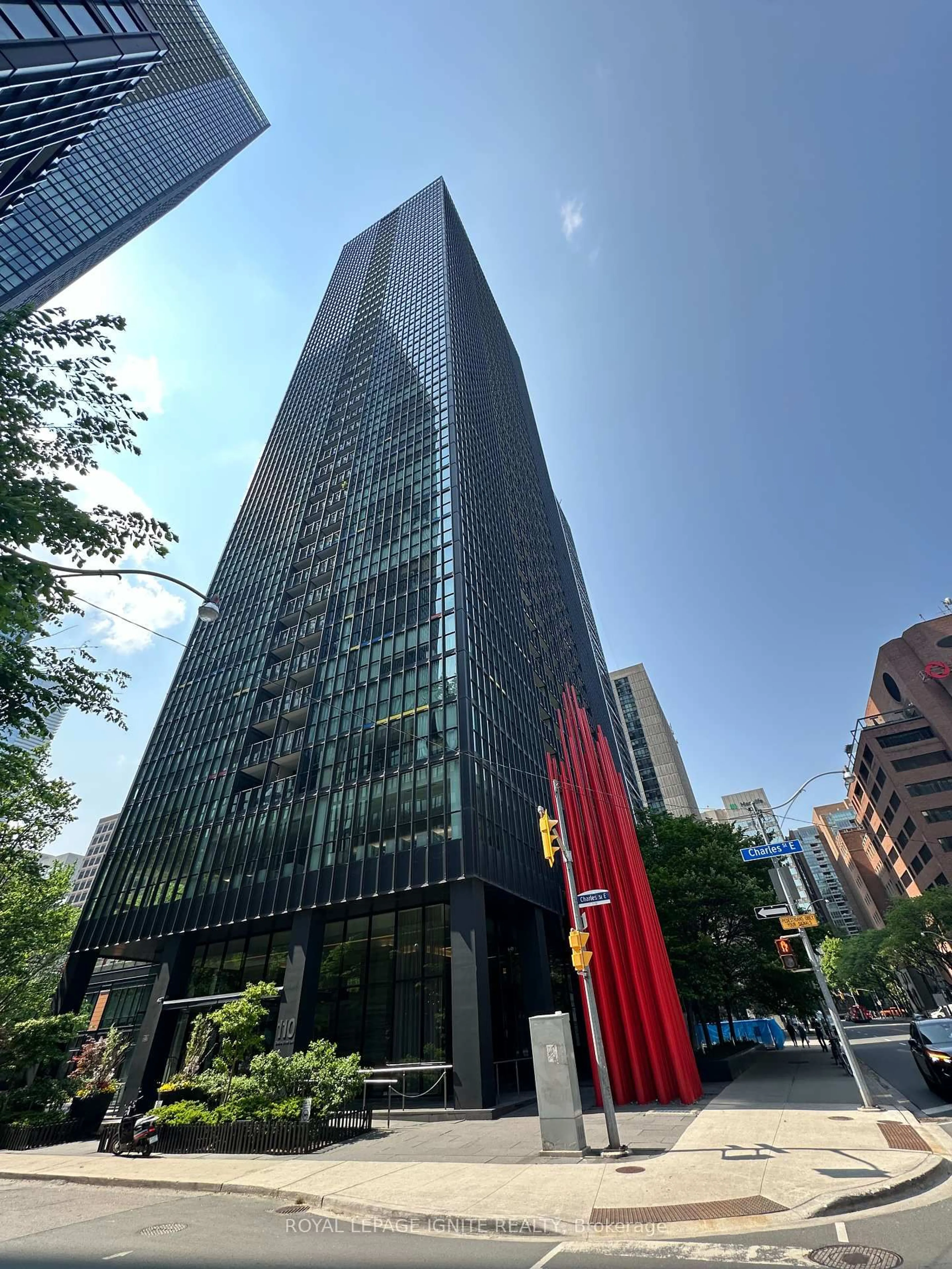 Indoor foyer for 110 Charles St #1809, Toronto Ontario M4Y 1T5
