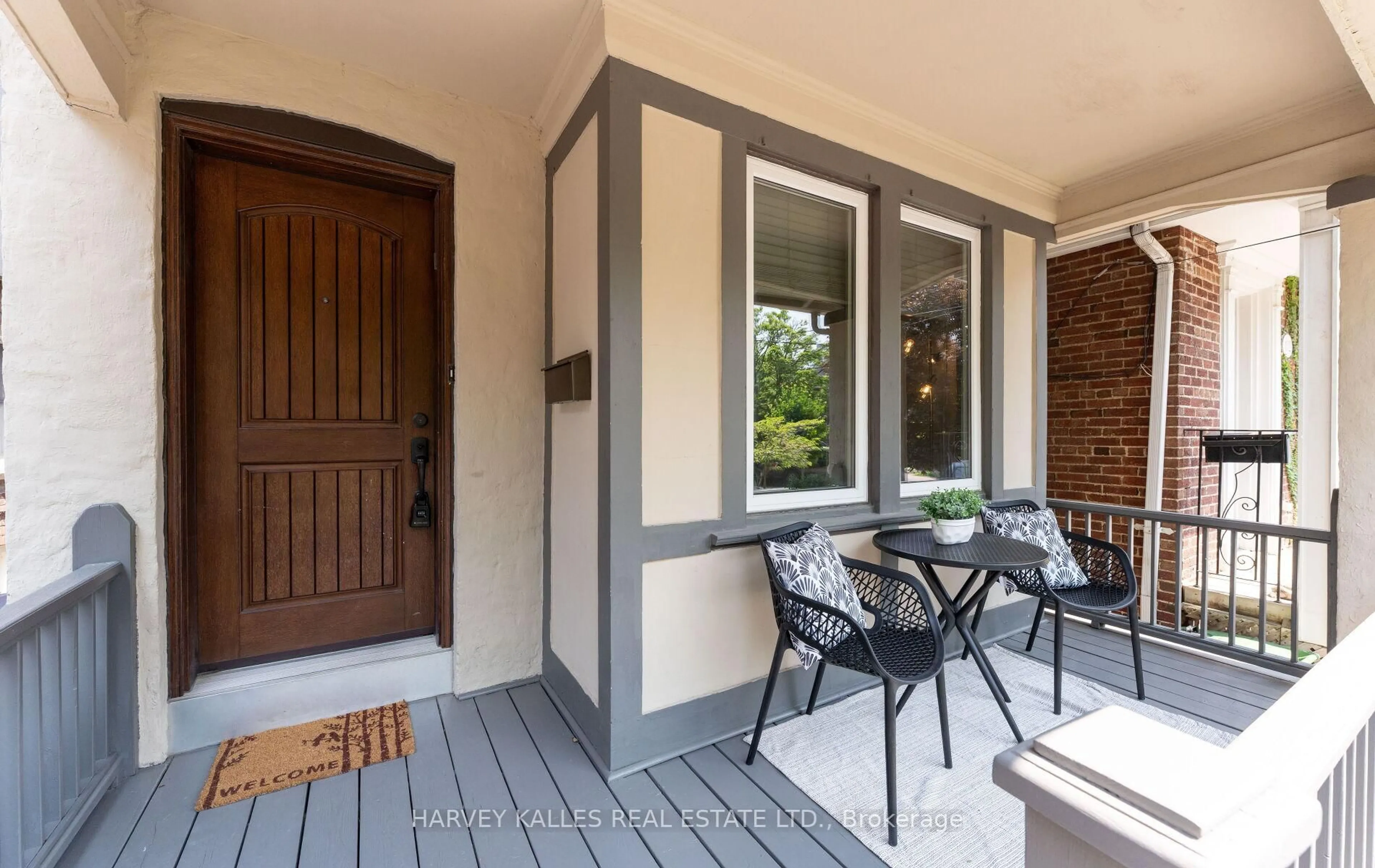 Patio, street for 138 Briar Hill Ave, Toronto Ontario M4R 1H9