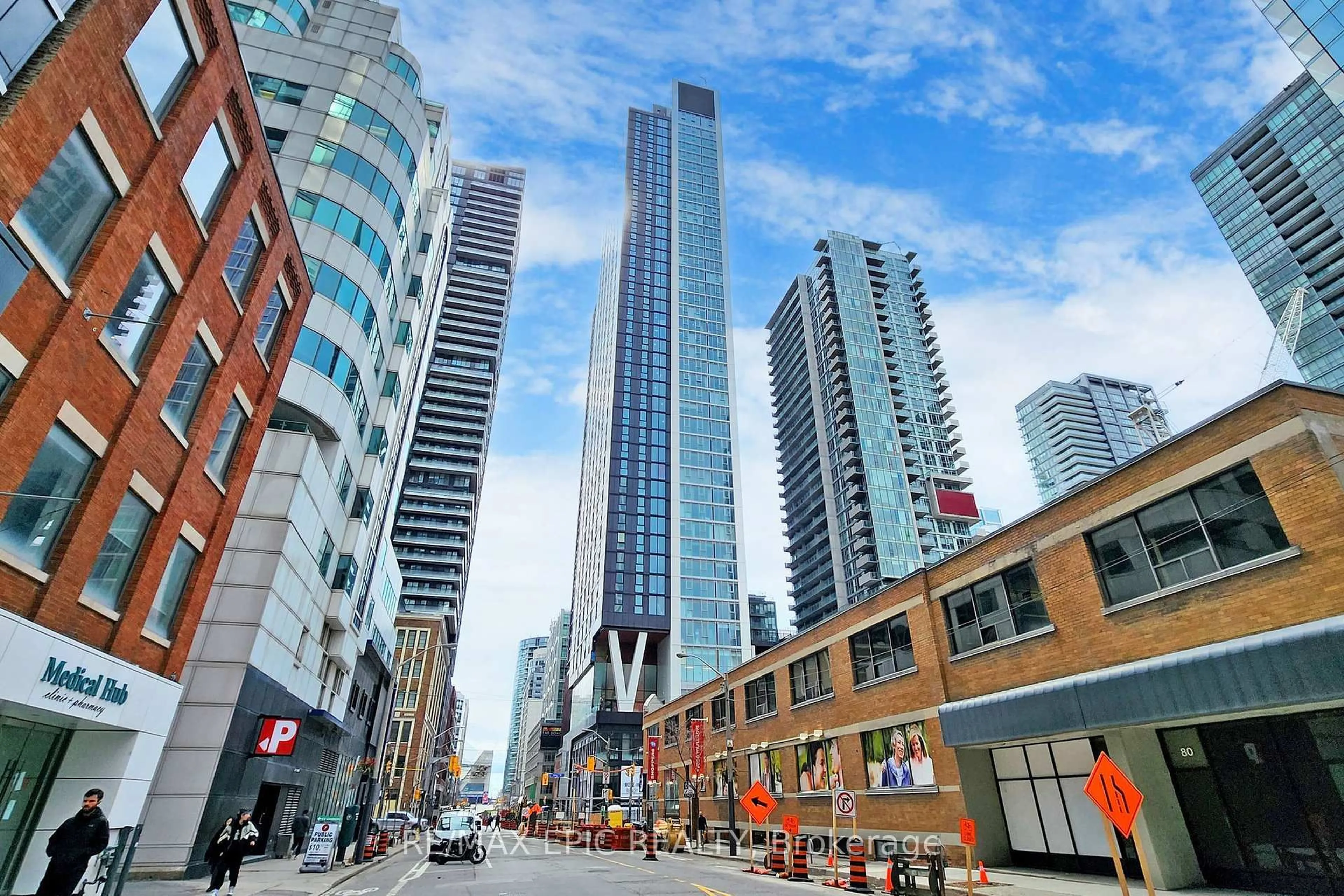 Patio, street for 357 King St #2906, Toronto Ontario M5V 0S7