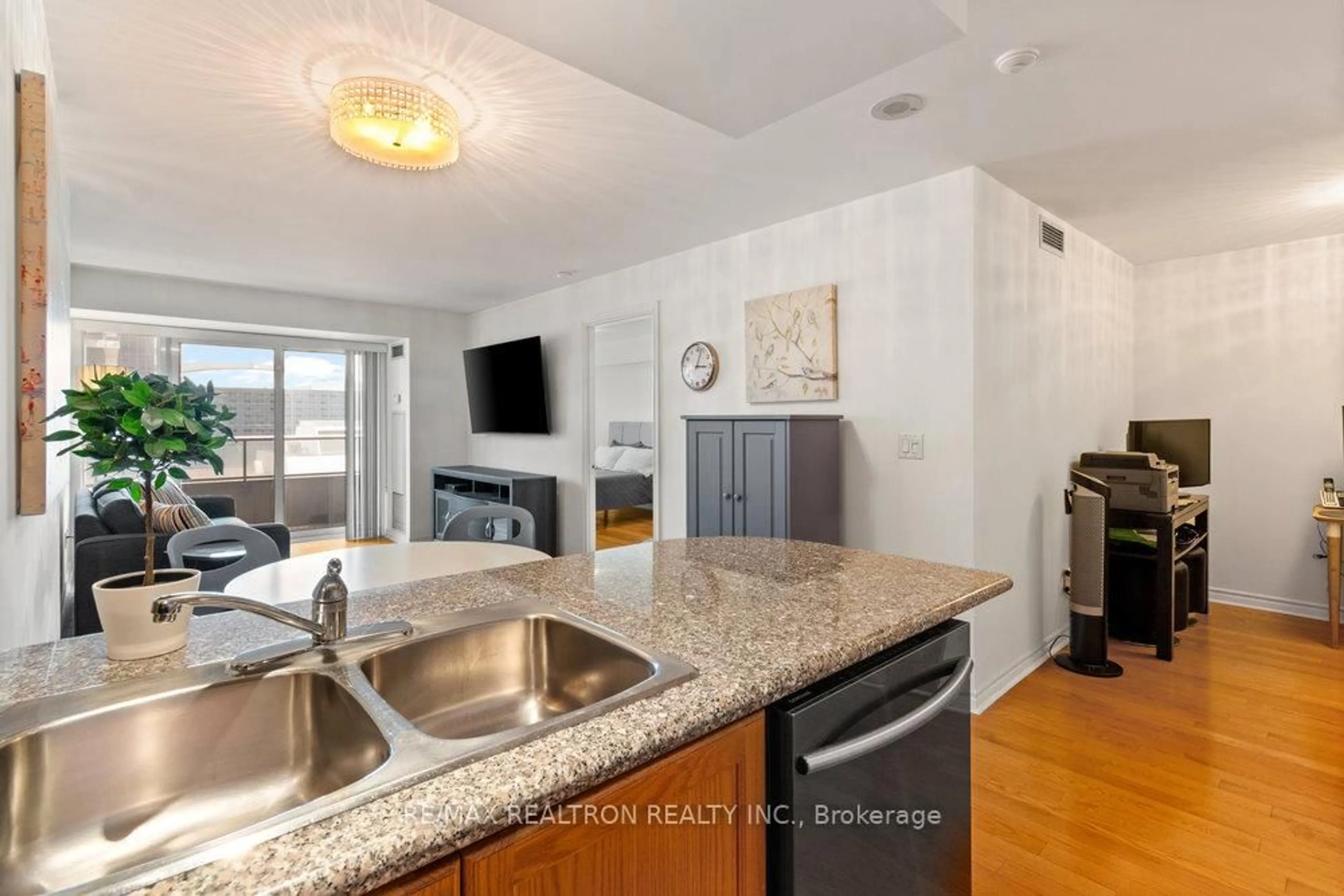 Open concept kitchen, unknown for 250 Wellington St #1232, Toronto Ontario M5V 3P6
