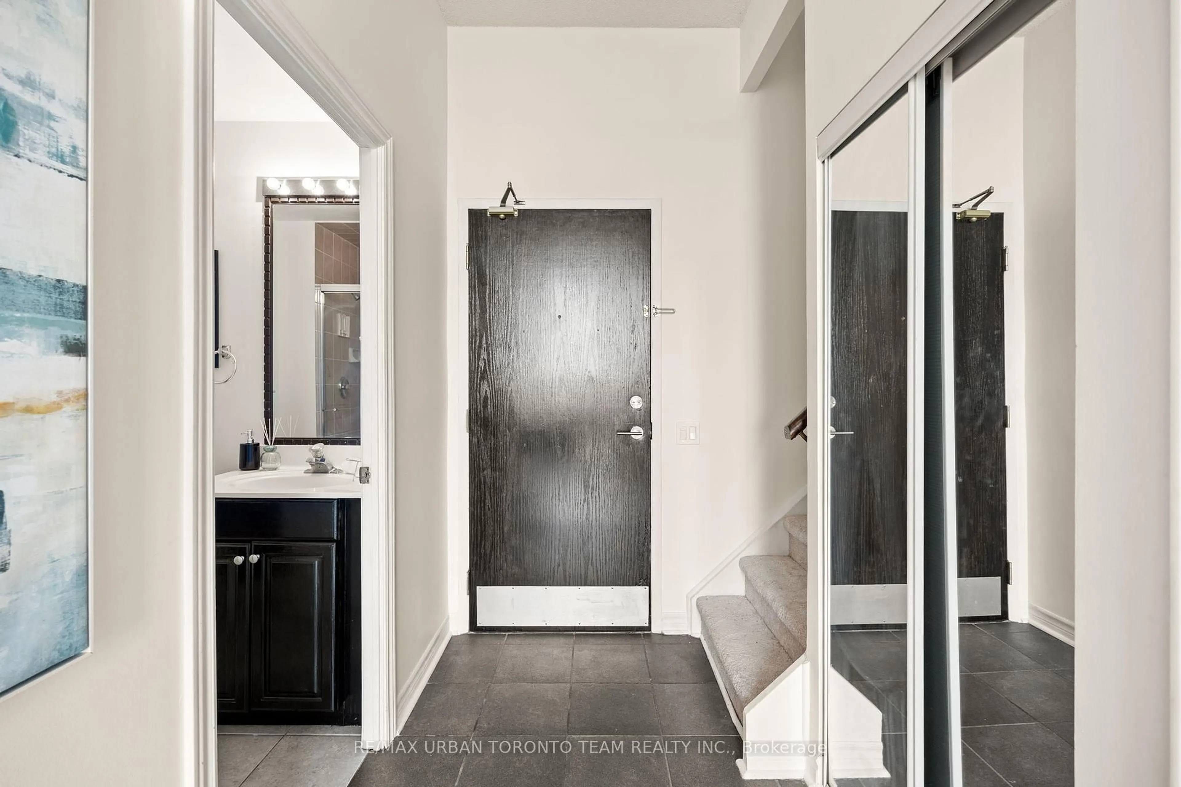 Indoor entryway for 1720 Eglinton Ave #108, Toronto Ontario M4A 1J7