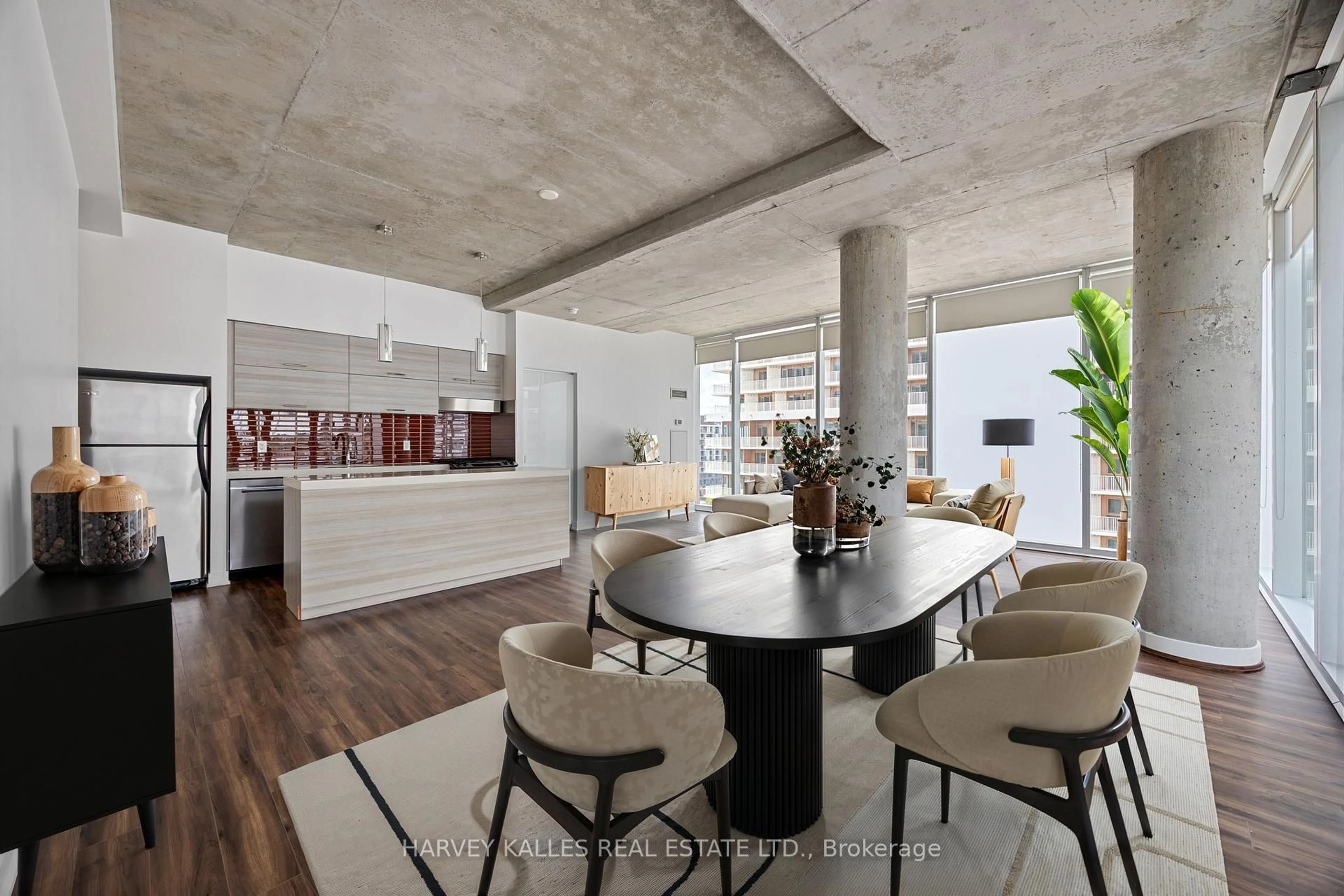 Open concept kitchen, unknown for 552 Wellington St #1305, Toronto Ontario M5V 2V5