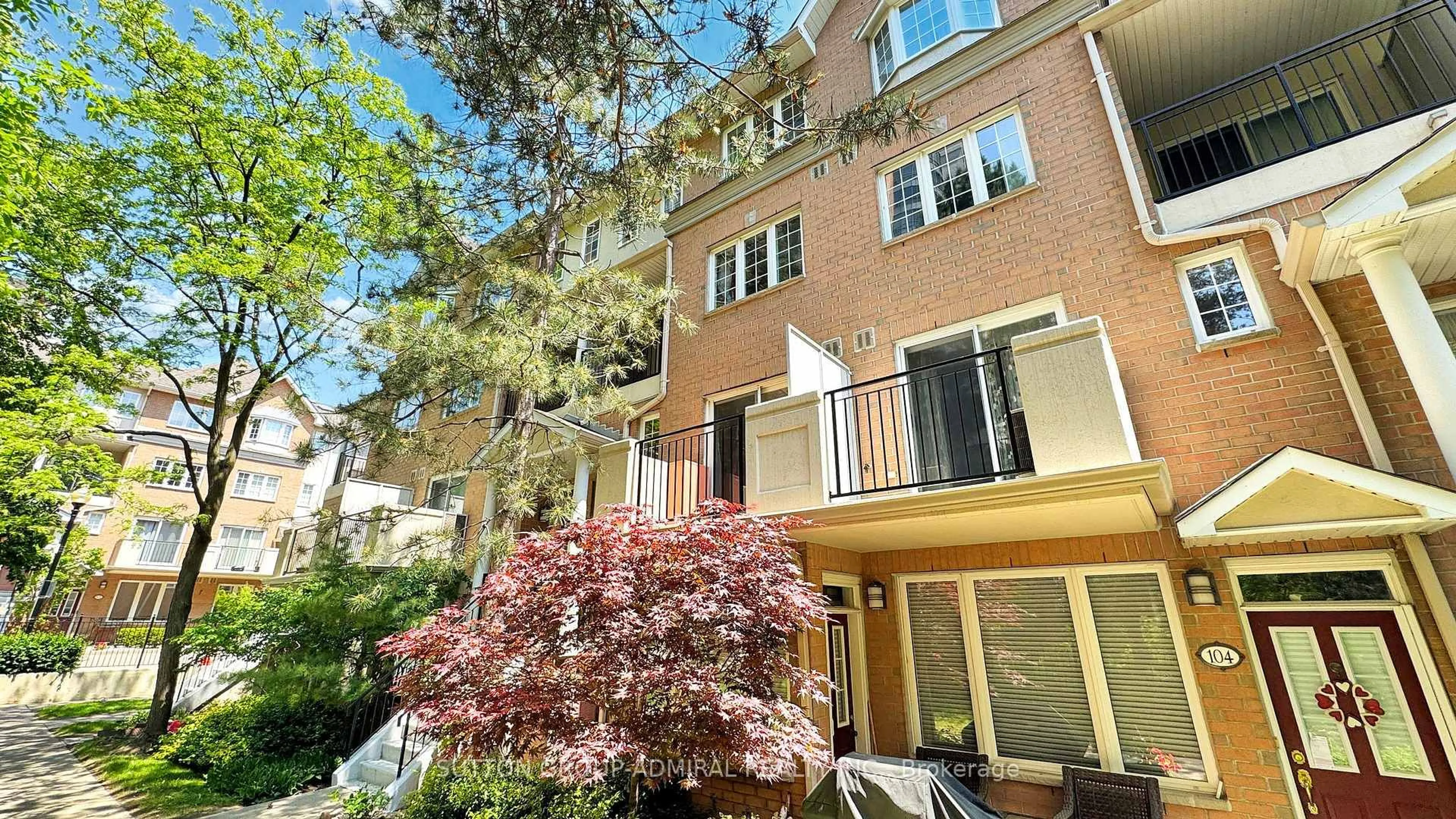 Patio, street for 103 Grandview Way, Toronto Ontario M2N 6V2