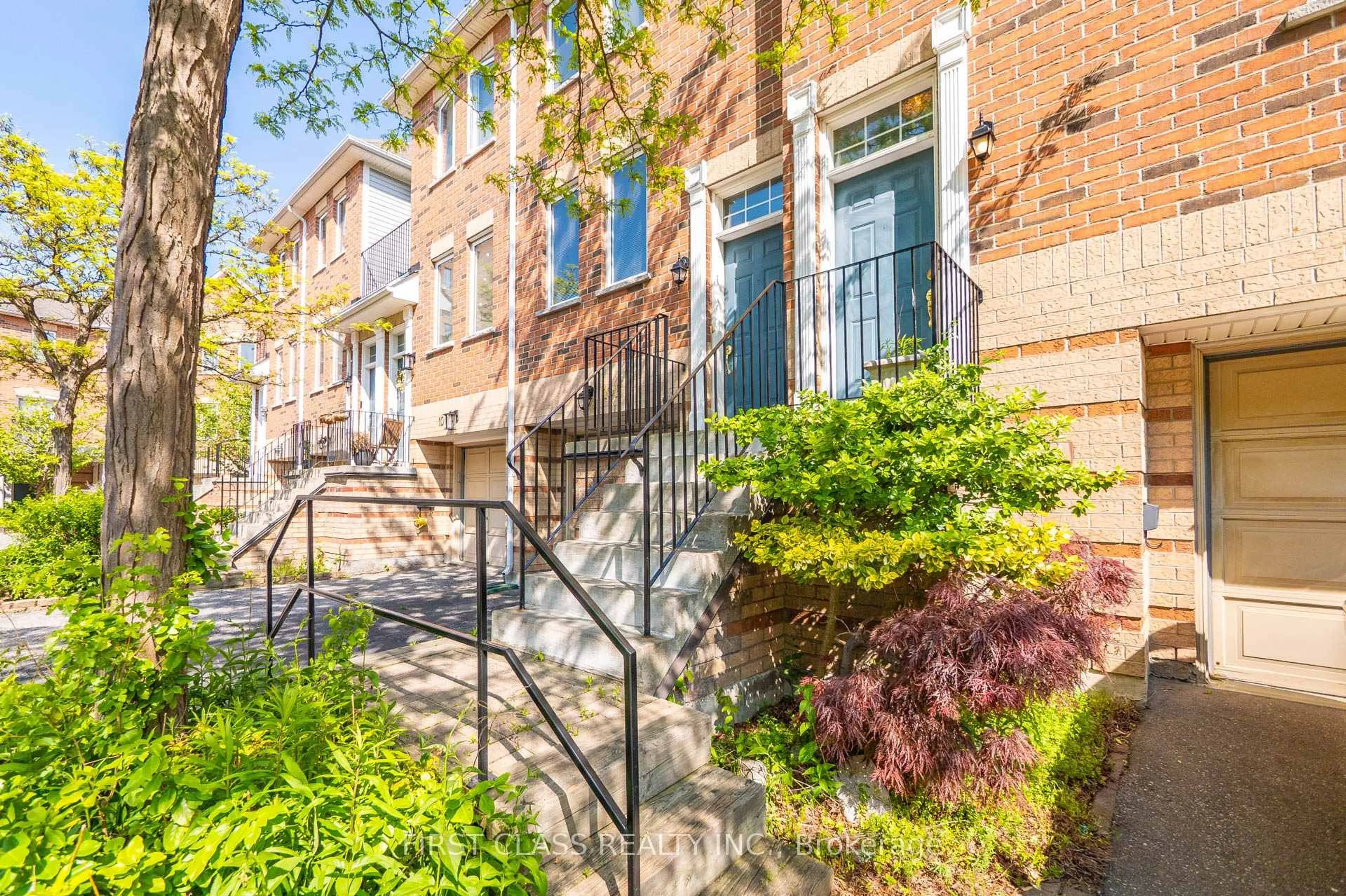 Home with brick exterior material, street for 10A Leaside Park Dr, Toronto Ontario M4H 1R3