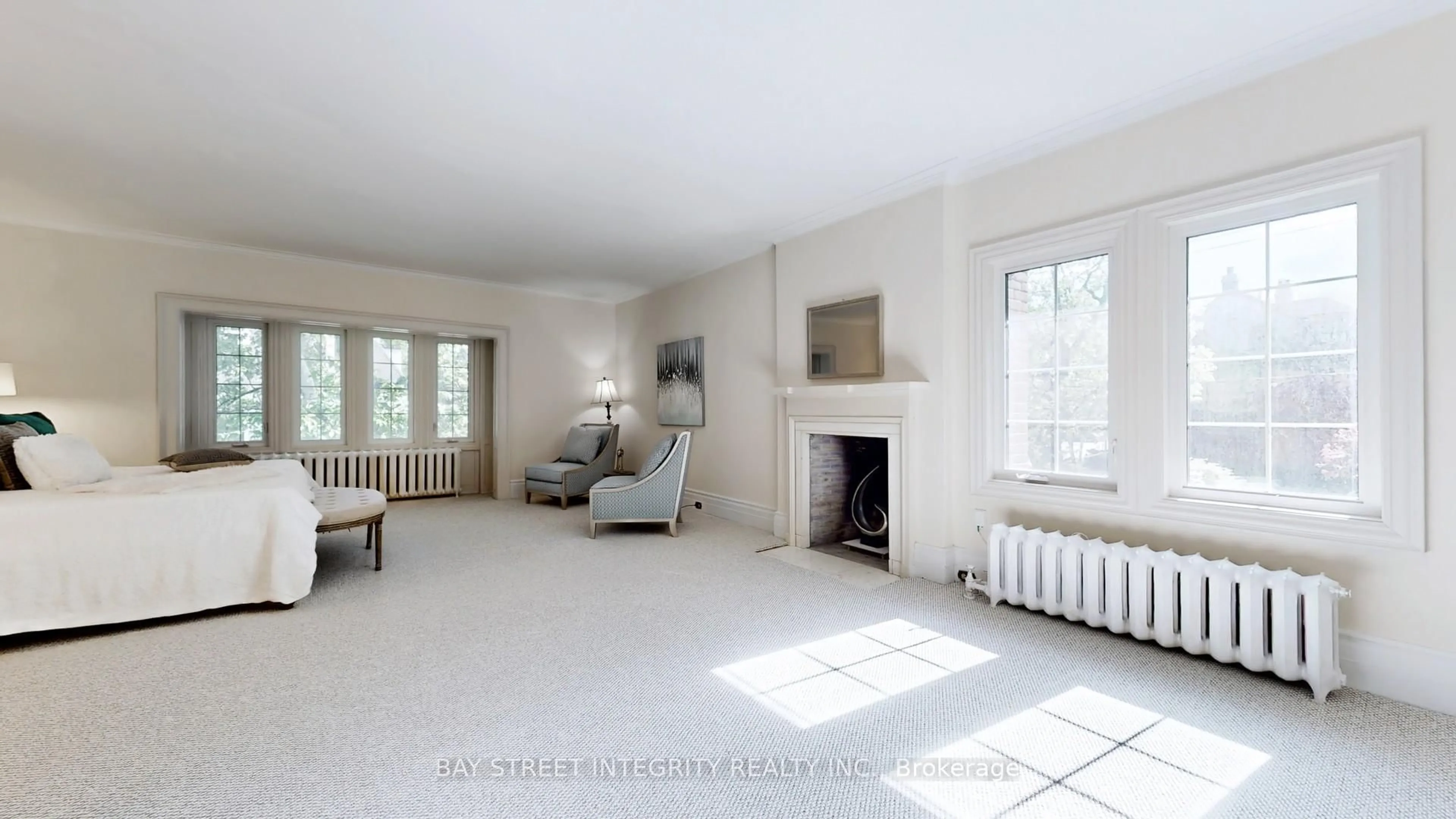 Living room with furniture, unknown for 184 Heath St, Toronto Ontario M4V 1V2