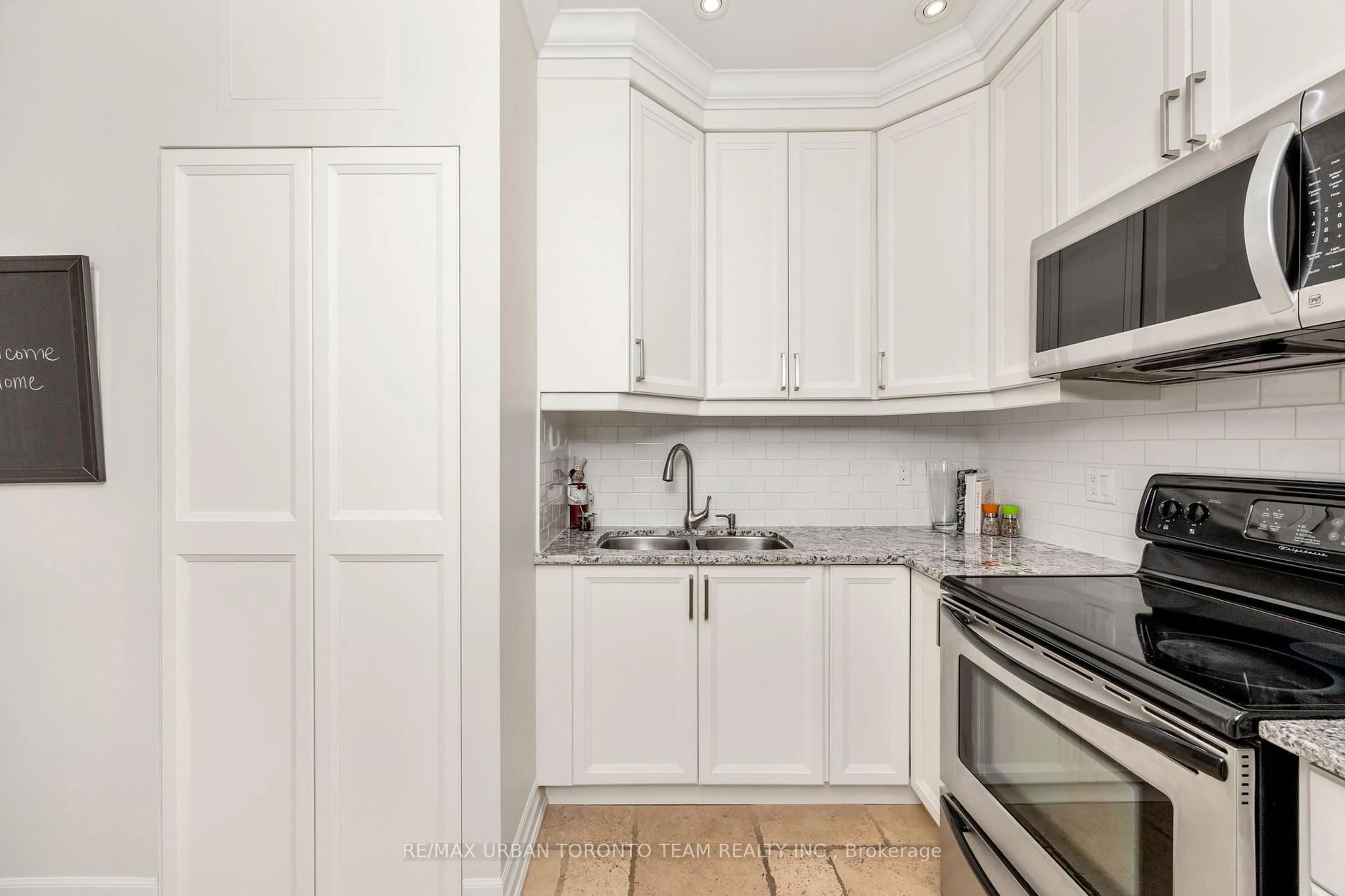 Standard kitchen, unknown for 393 King St #401, Toronto Ontario M5V 3G8