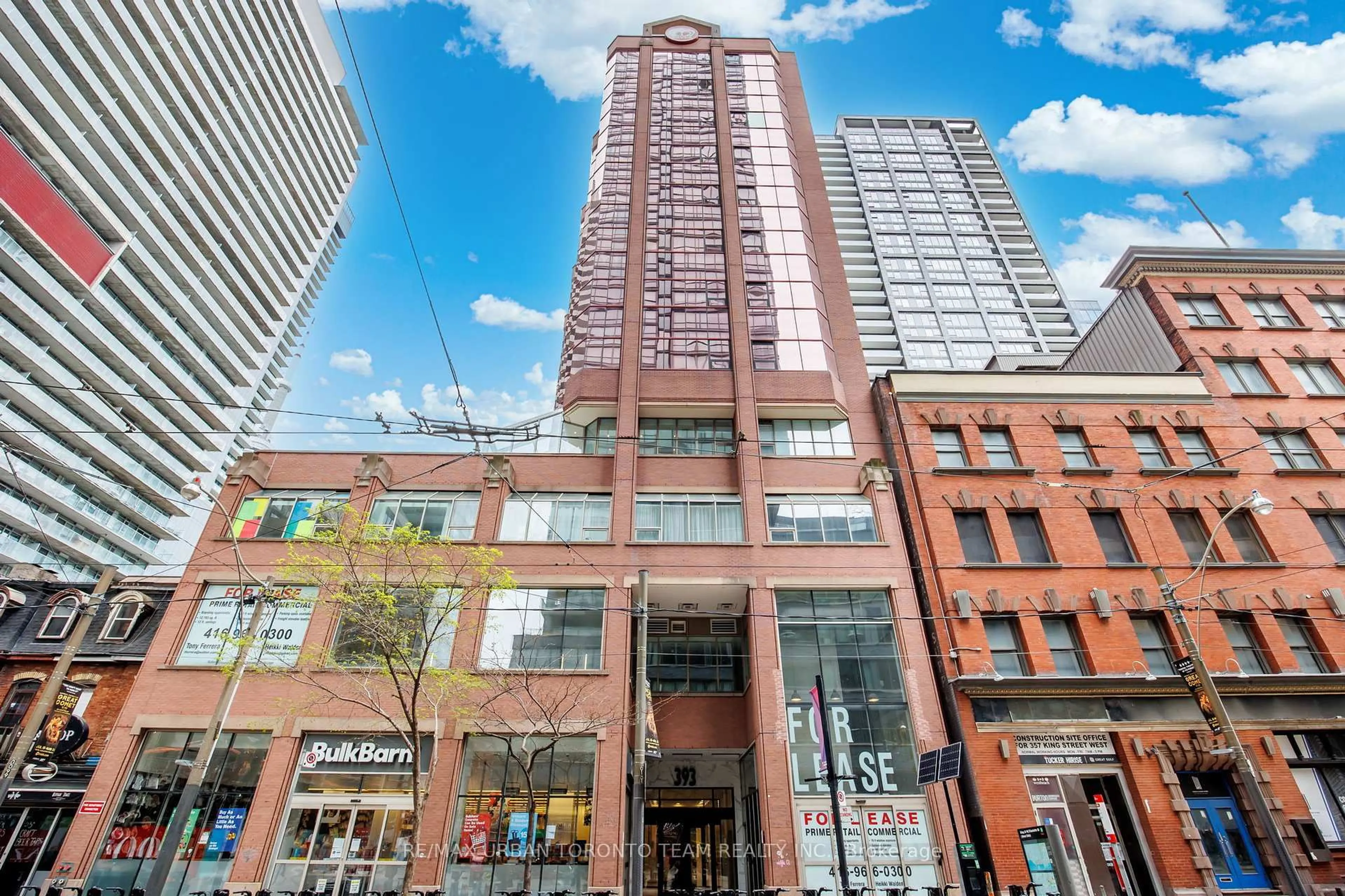 Unknown for 393 King St #401, Toronto Ontario M5V 3G8