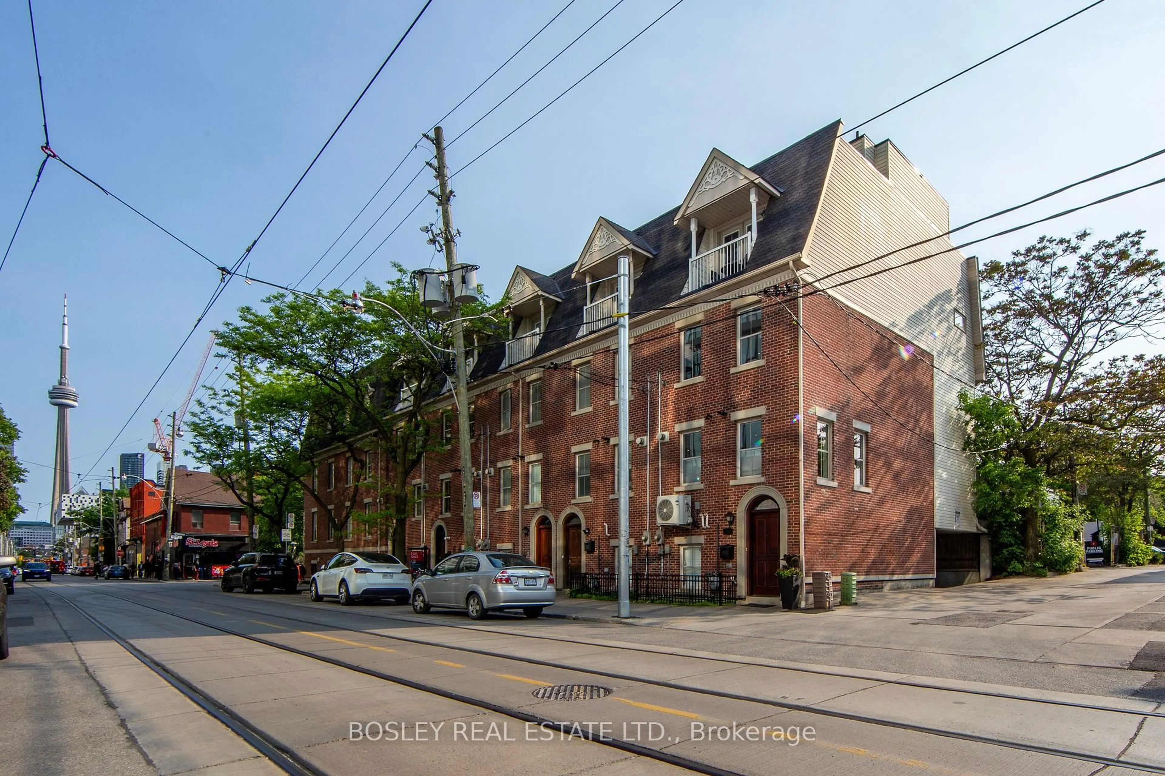 Home with brick exterior material, street for 188 McCaul St, Toronto Ontario M5T 1W5